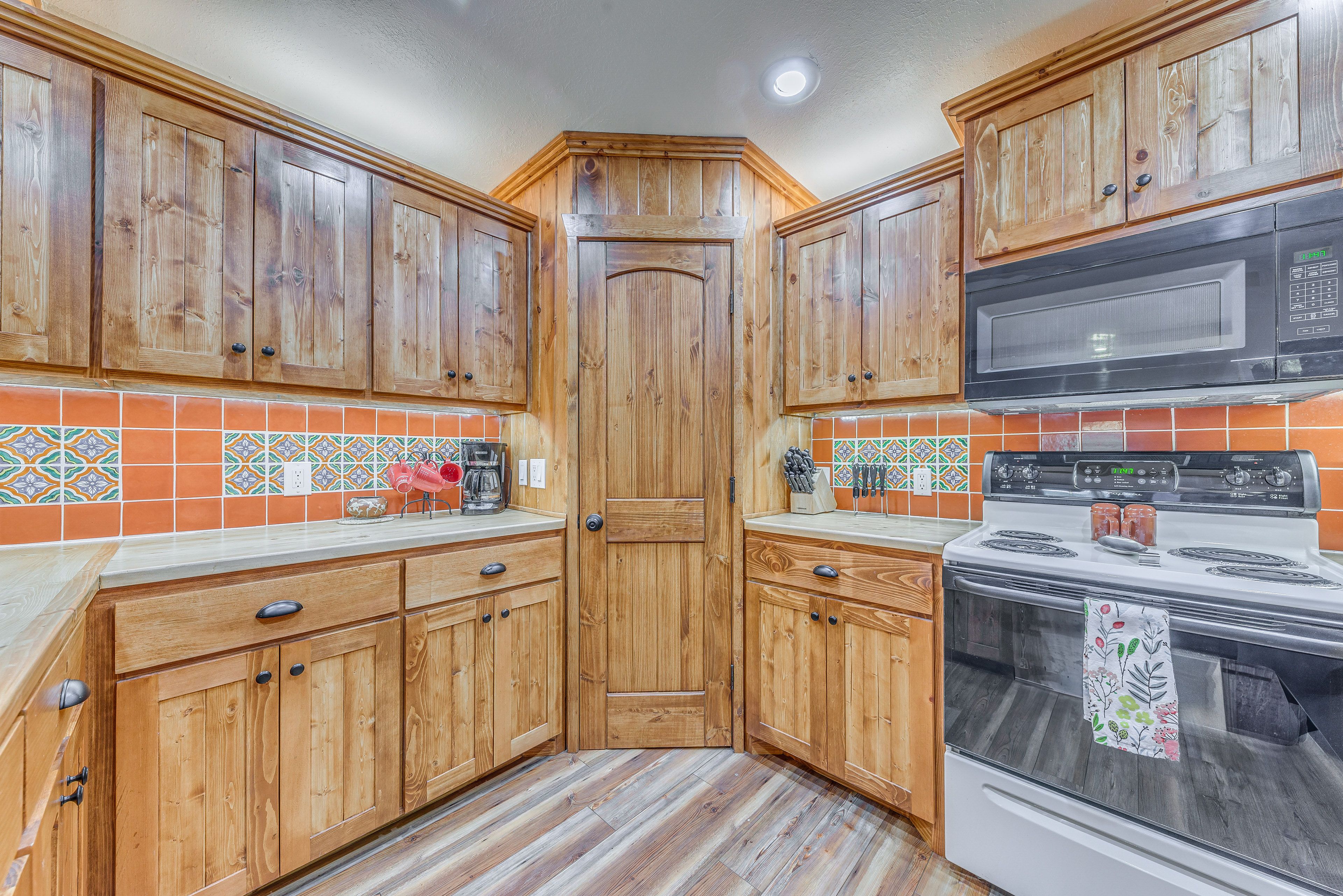 Kitchen | Fully Equipped | Dishware & Glassware