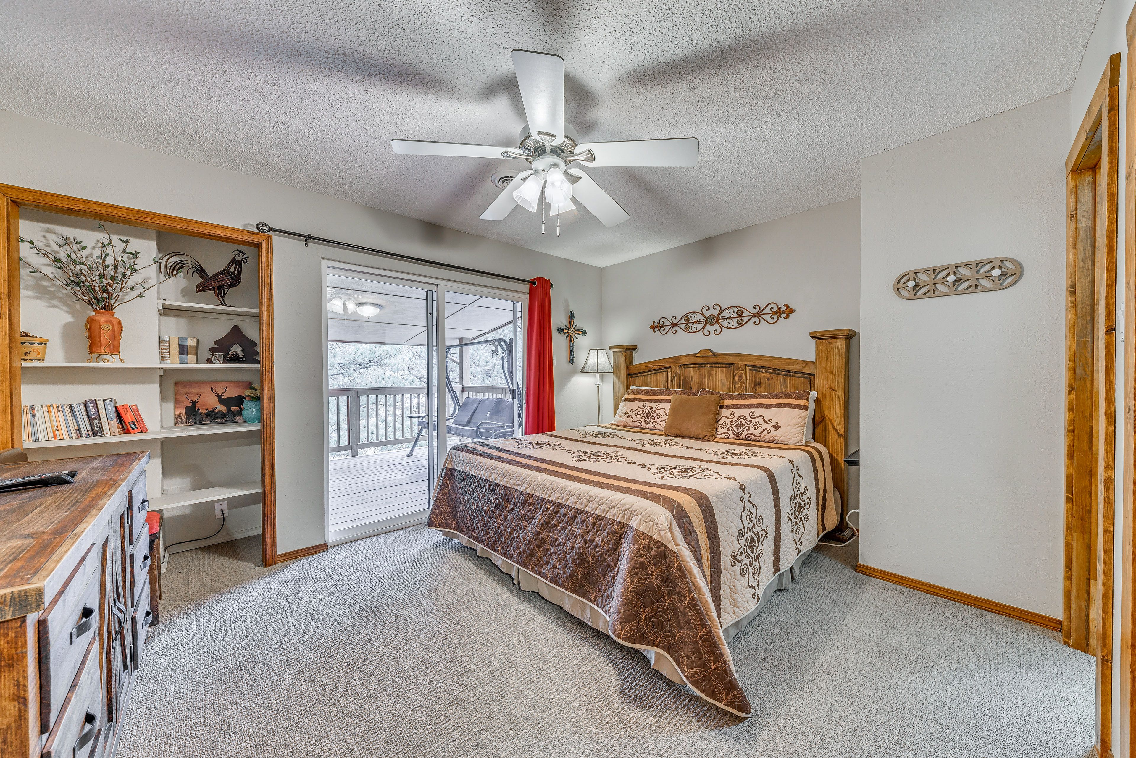 Bedroom 2 | King Bed | Second Level