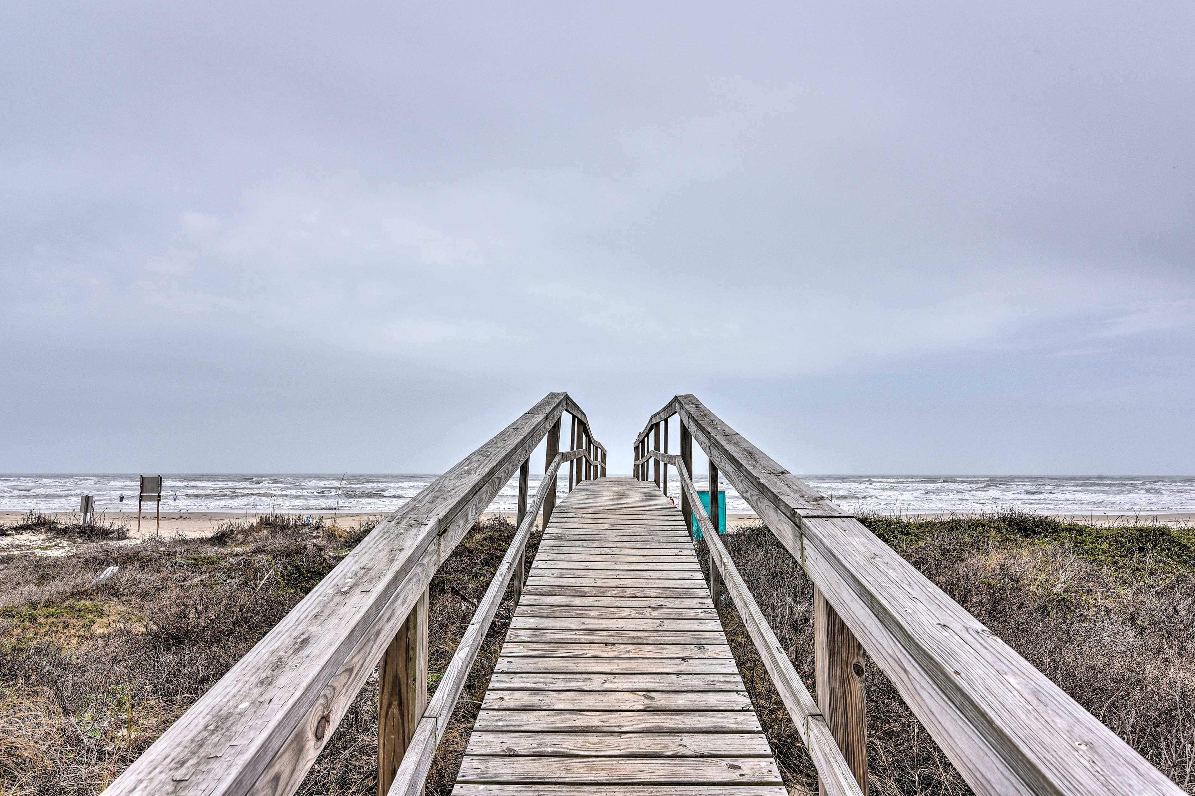 200 Feet to Surfside Beach