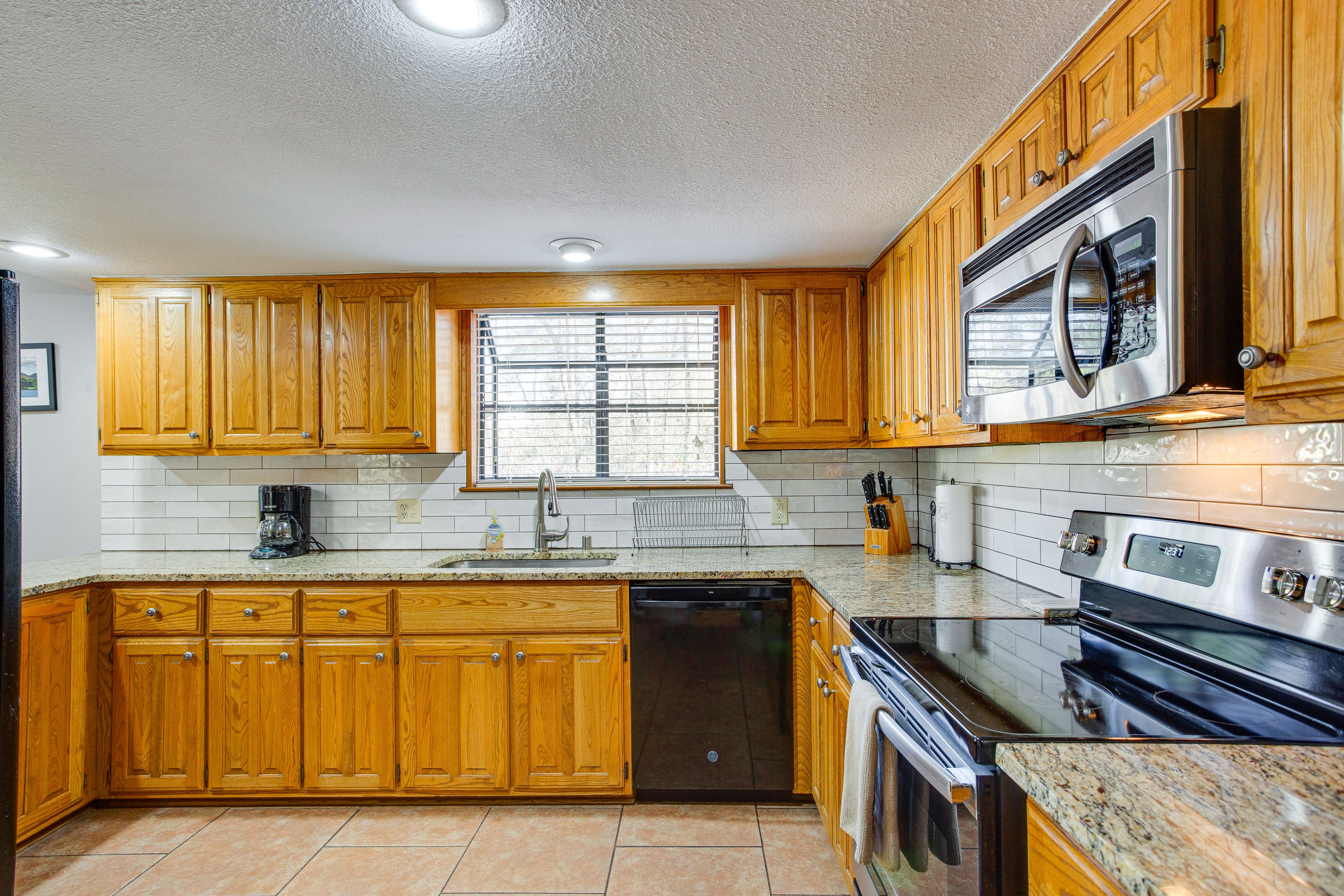 Kitchen | Cooking Basics | Breakfast Bar