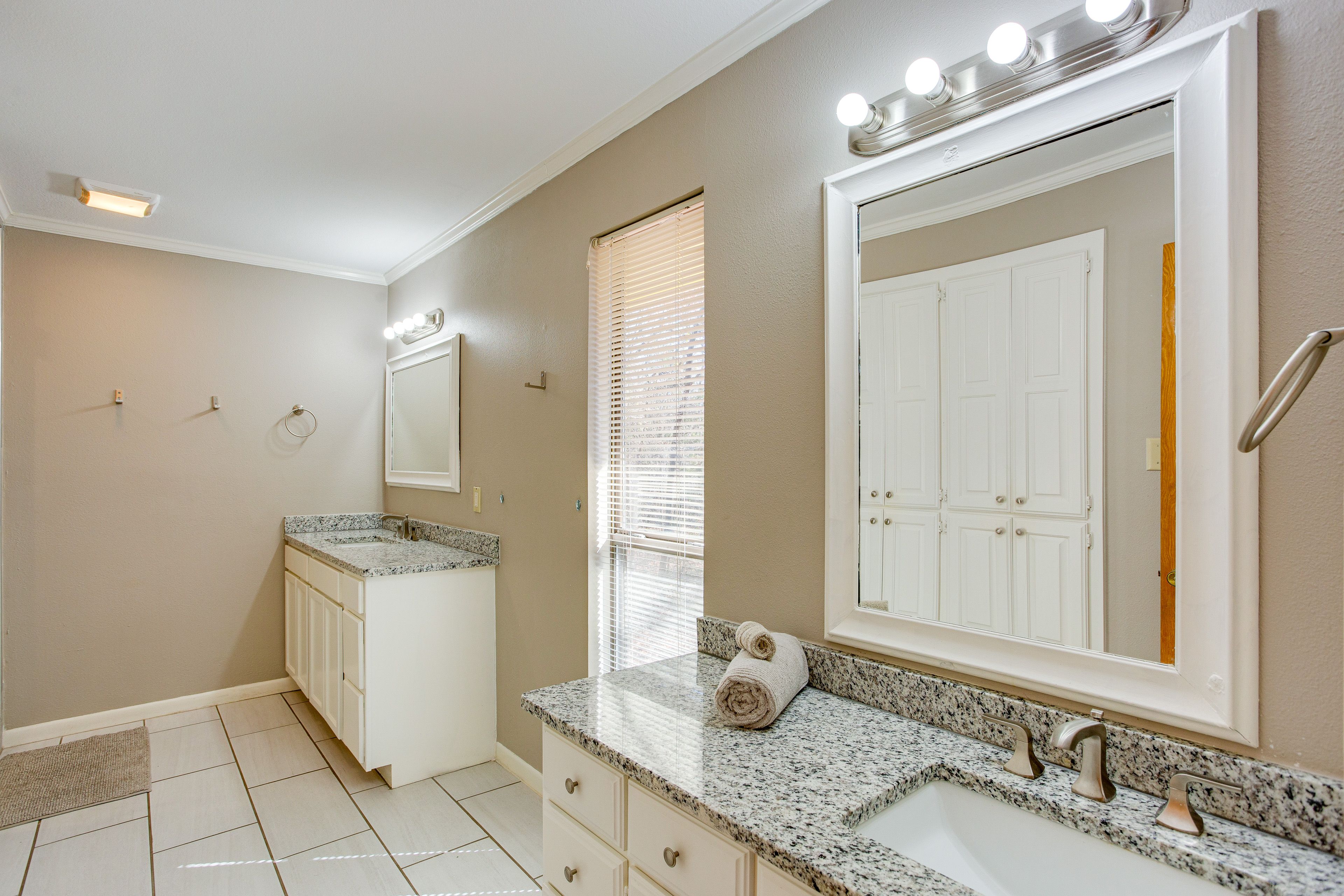 En-Suite Bathroom | Towels Provided