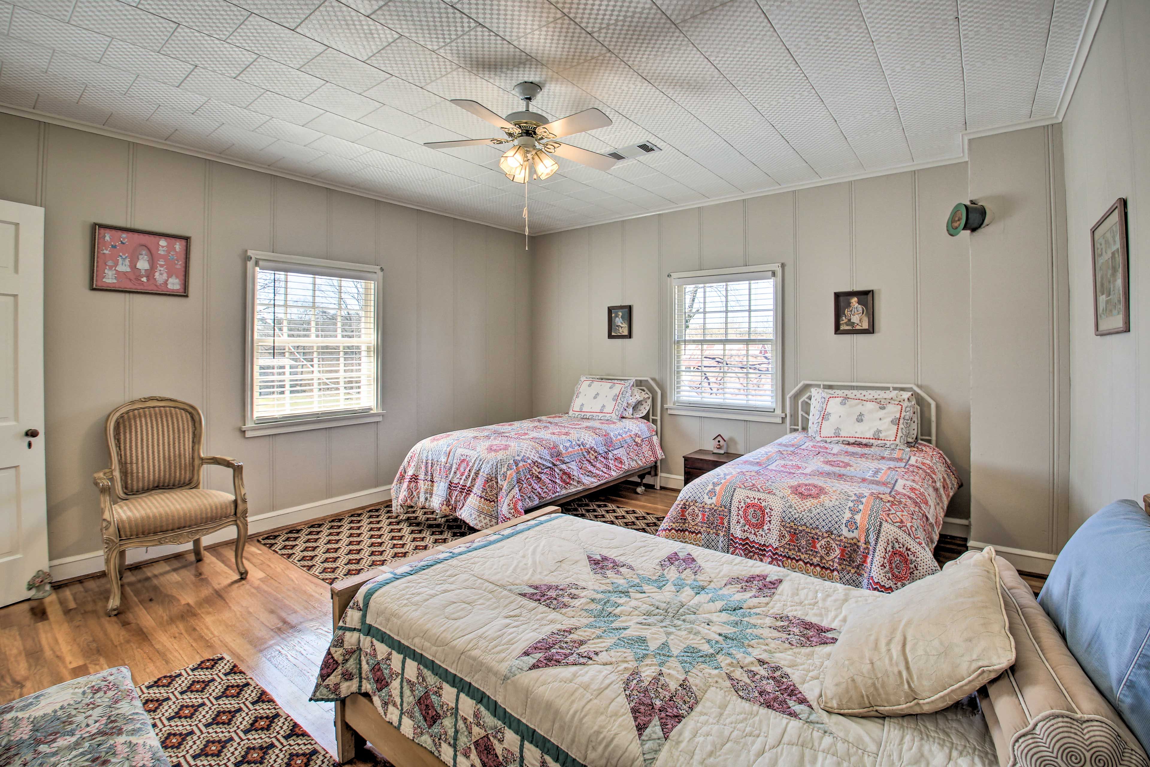 Bedroom 3 | 2nd Floor | 3 Twin Beds