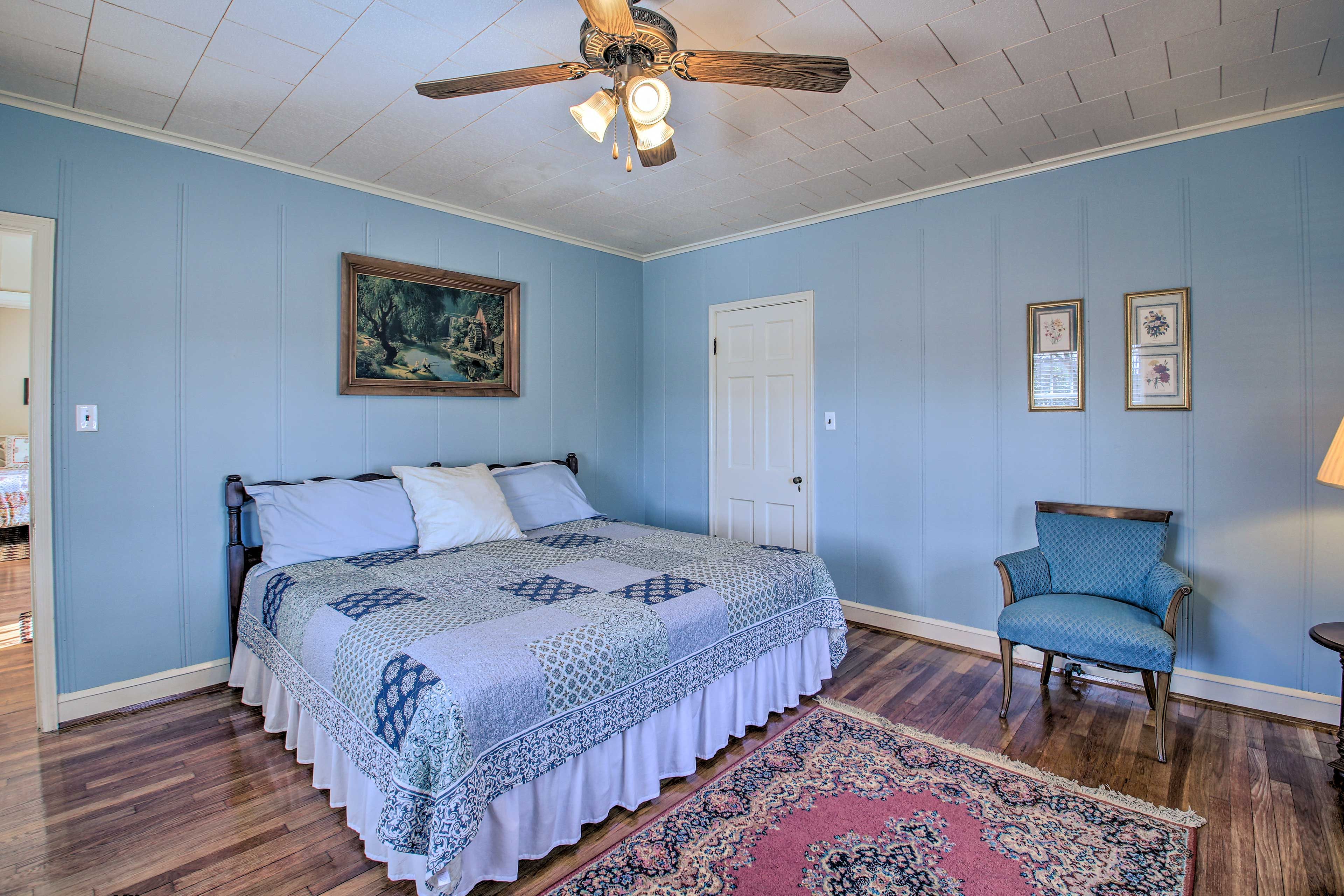 Bedroom 2 | 2nd Floor | King Bed