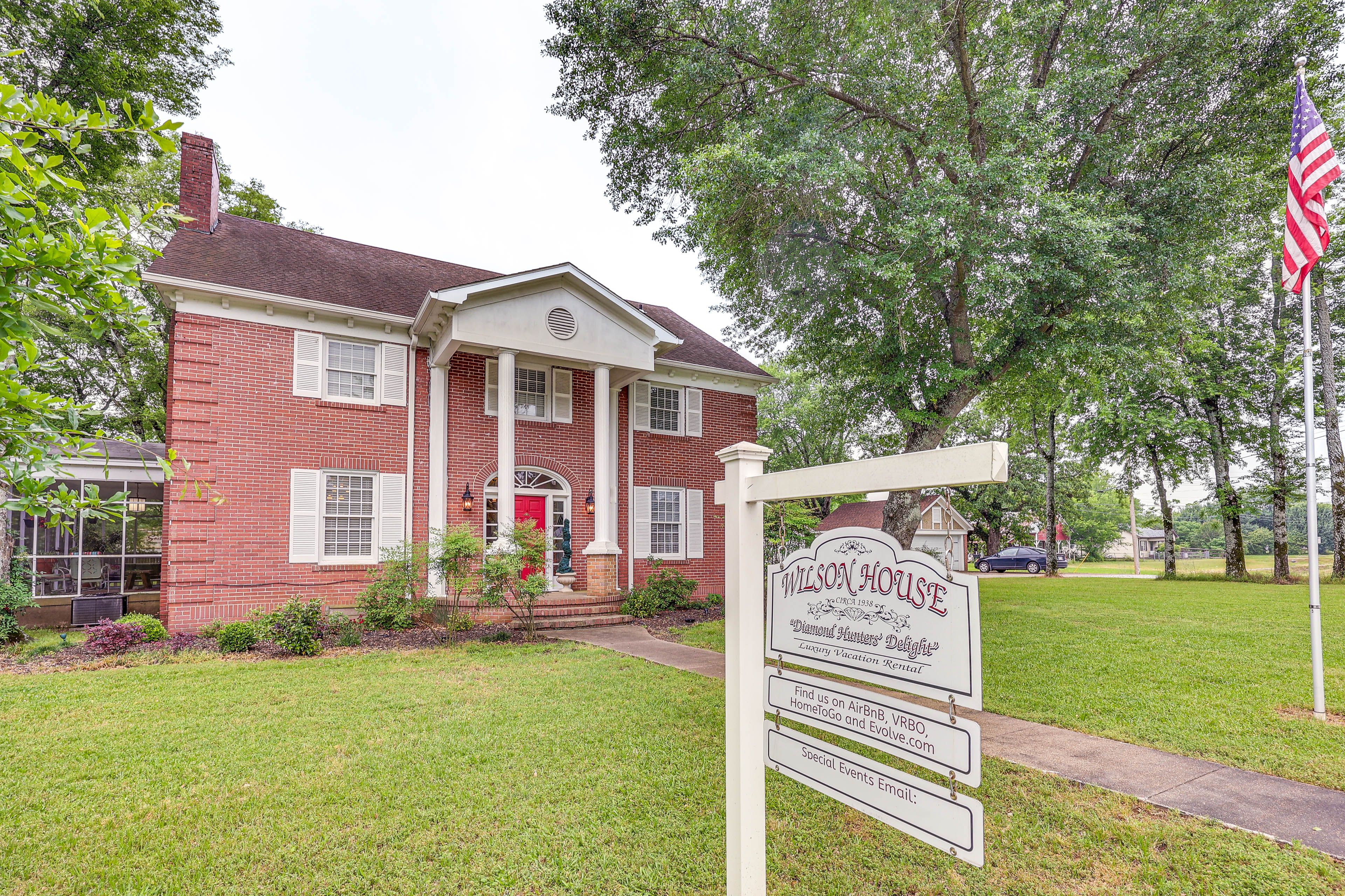 Home Exterior | 14.6 Miles to Crater of Diamonds State Park