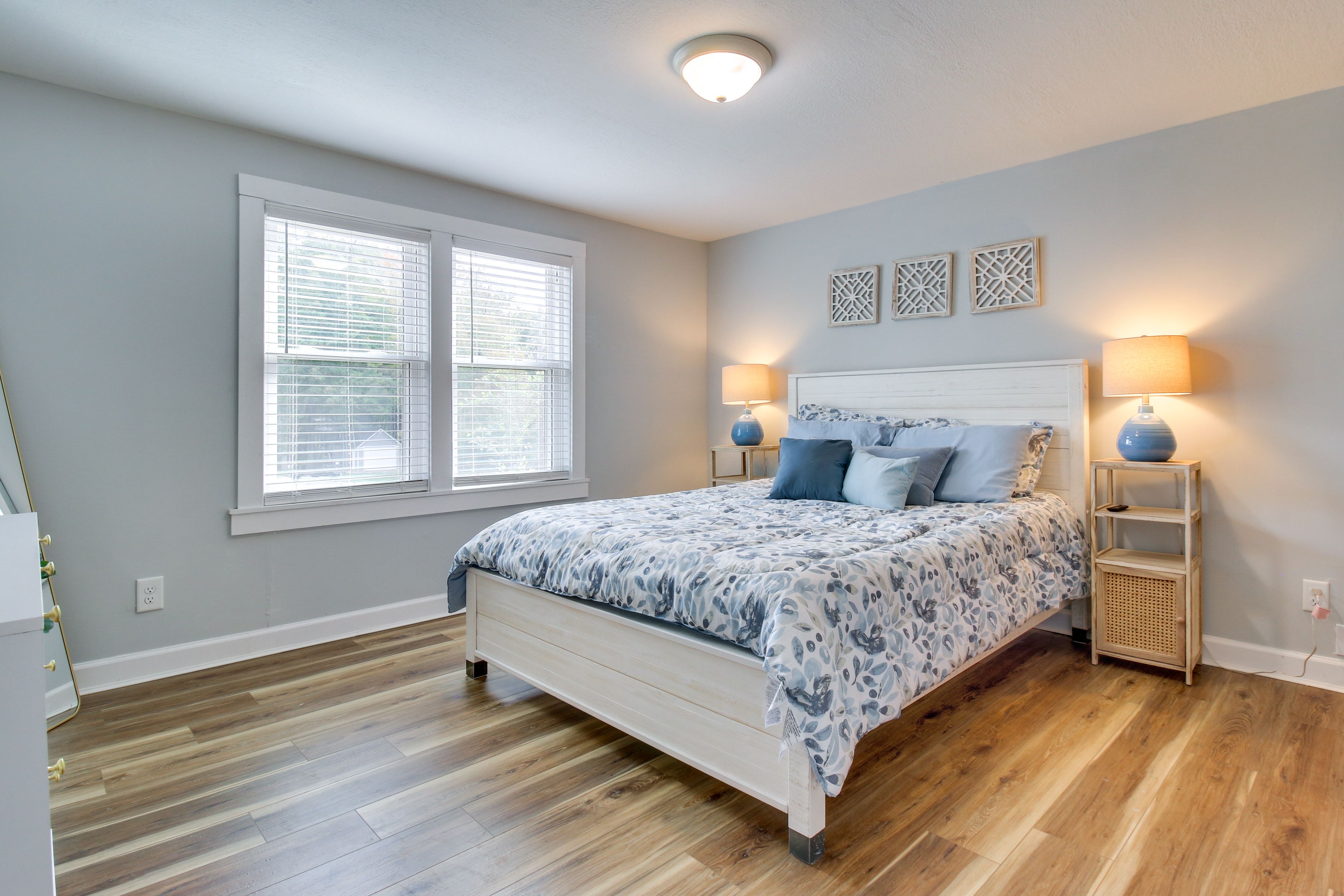 Bedroom 3 | Queen Bed