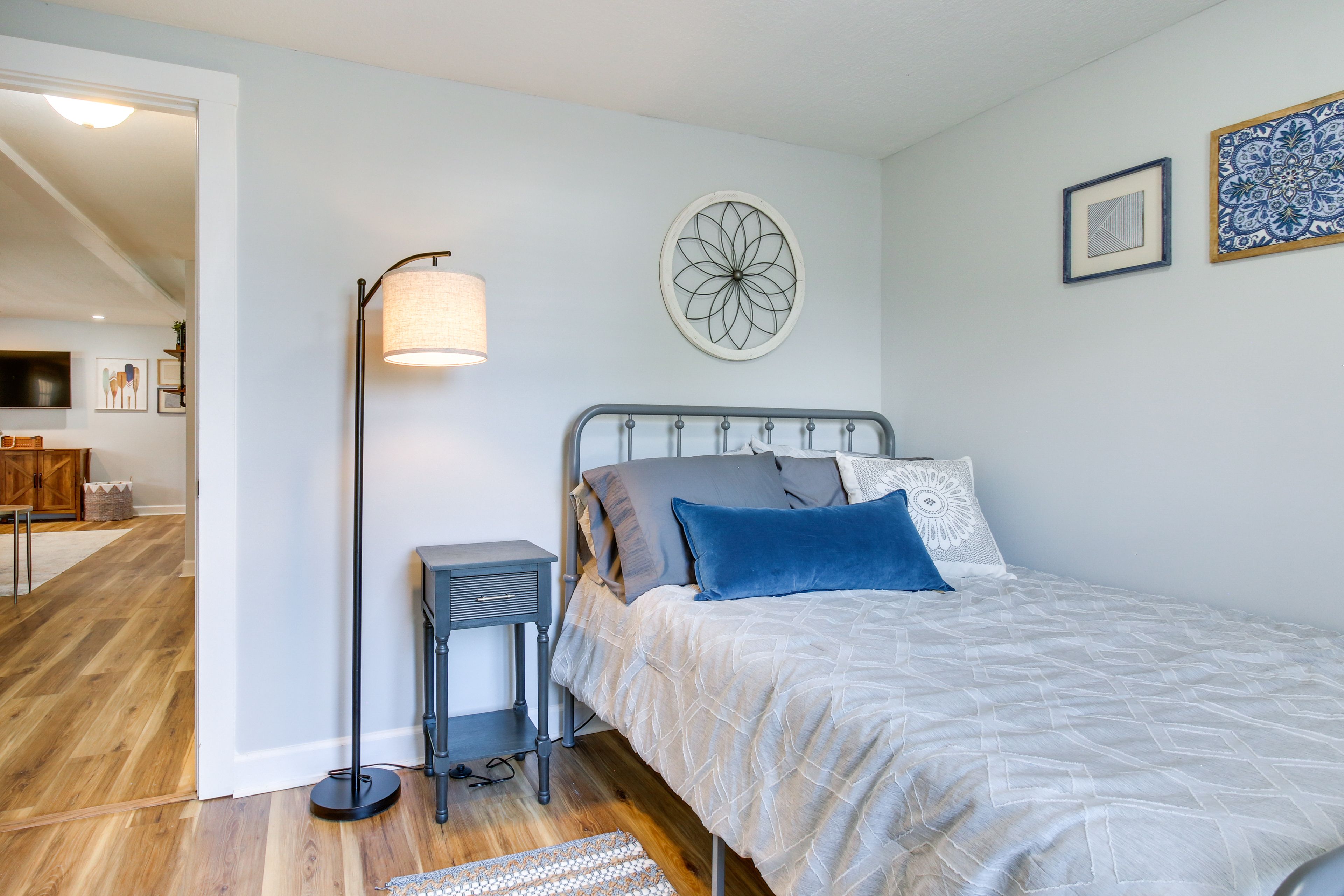 Bedroom 2 | Queen Bed