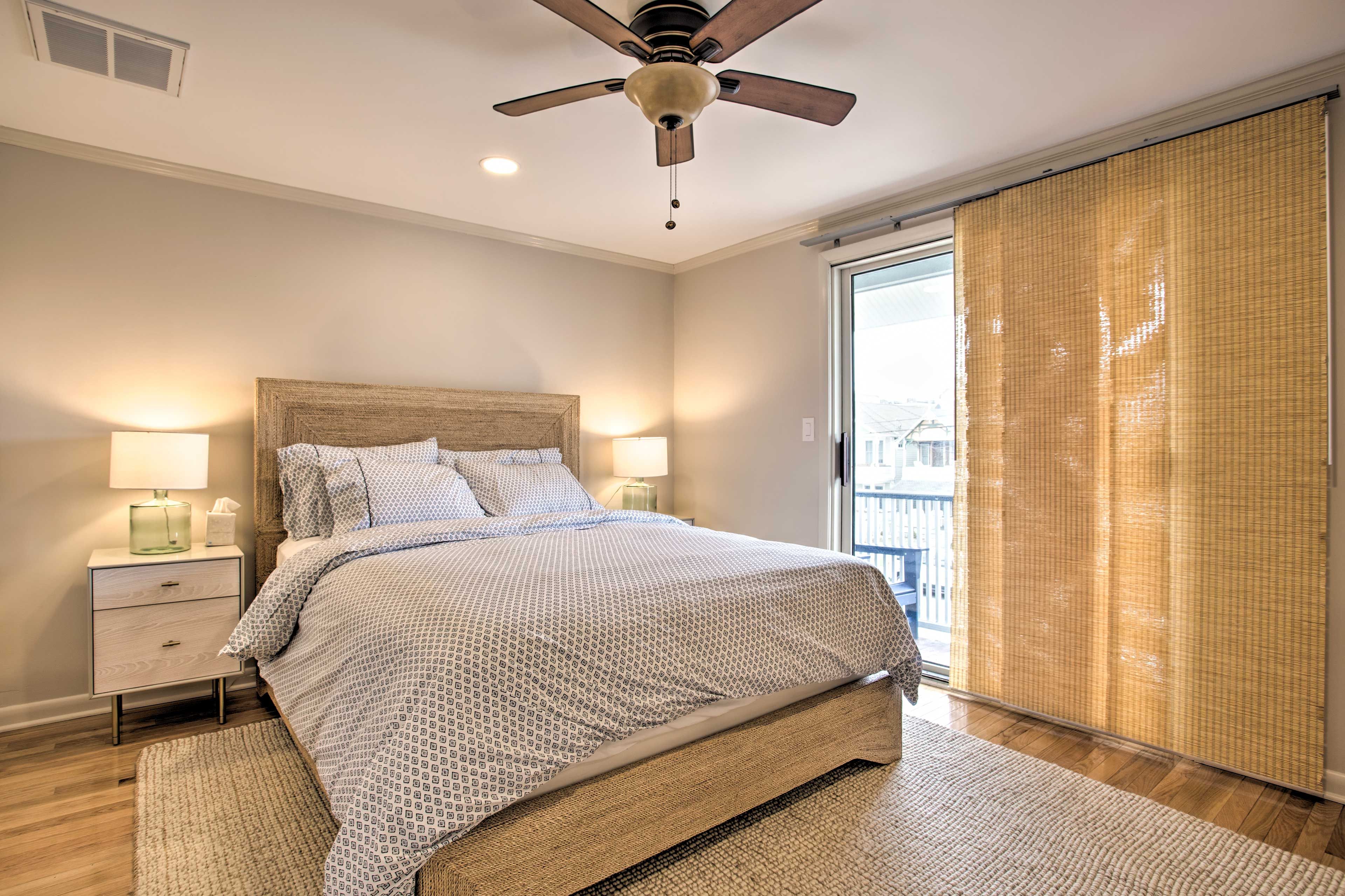 Bedroom 1 | Queen Bed | 3rd Floor