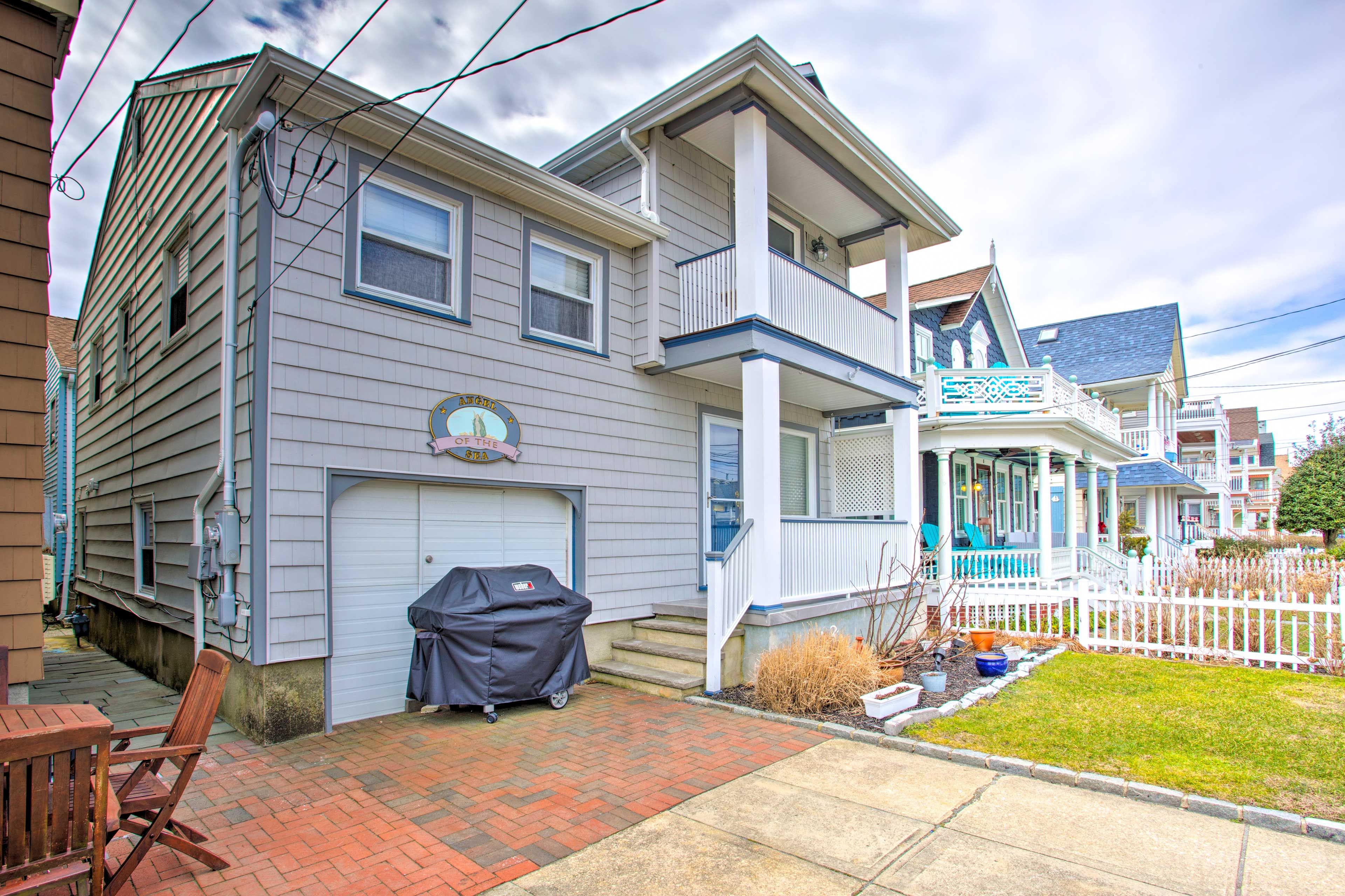 Home Exterior | Gas Grill | Caretaker On-Site