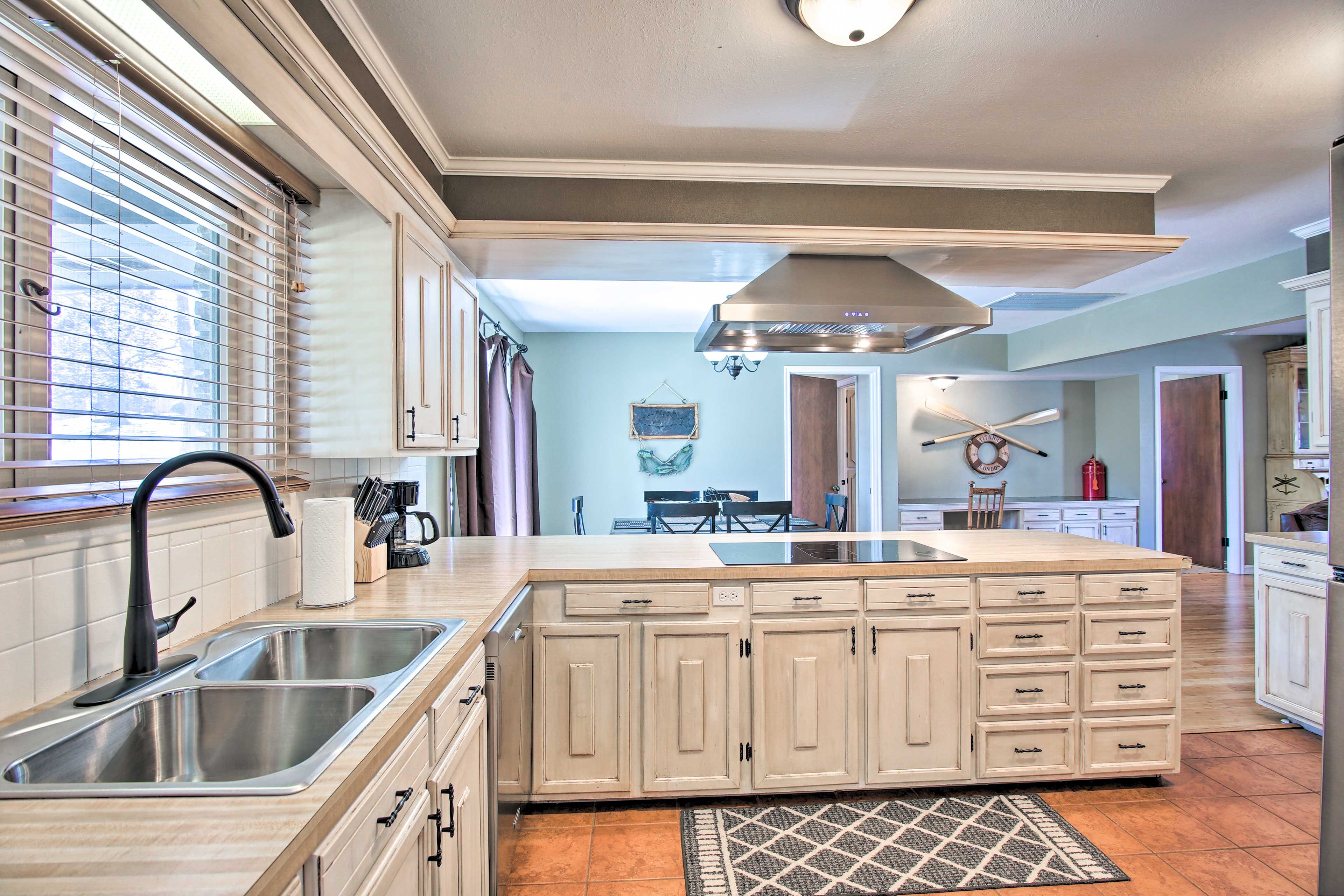 Kitchen | Toaster | Crock-Pot | Blender