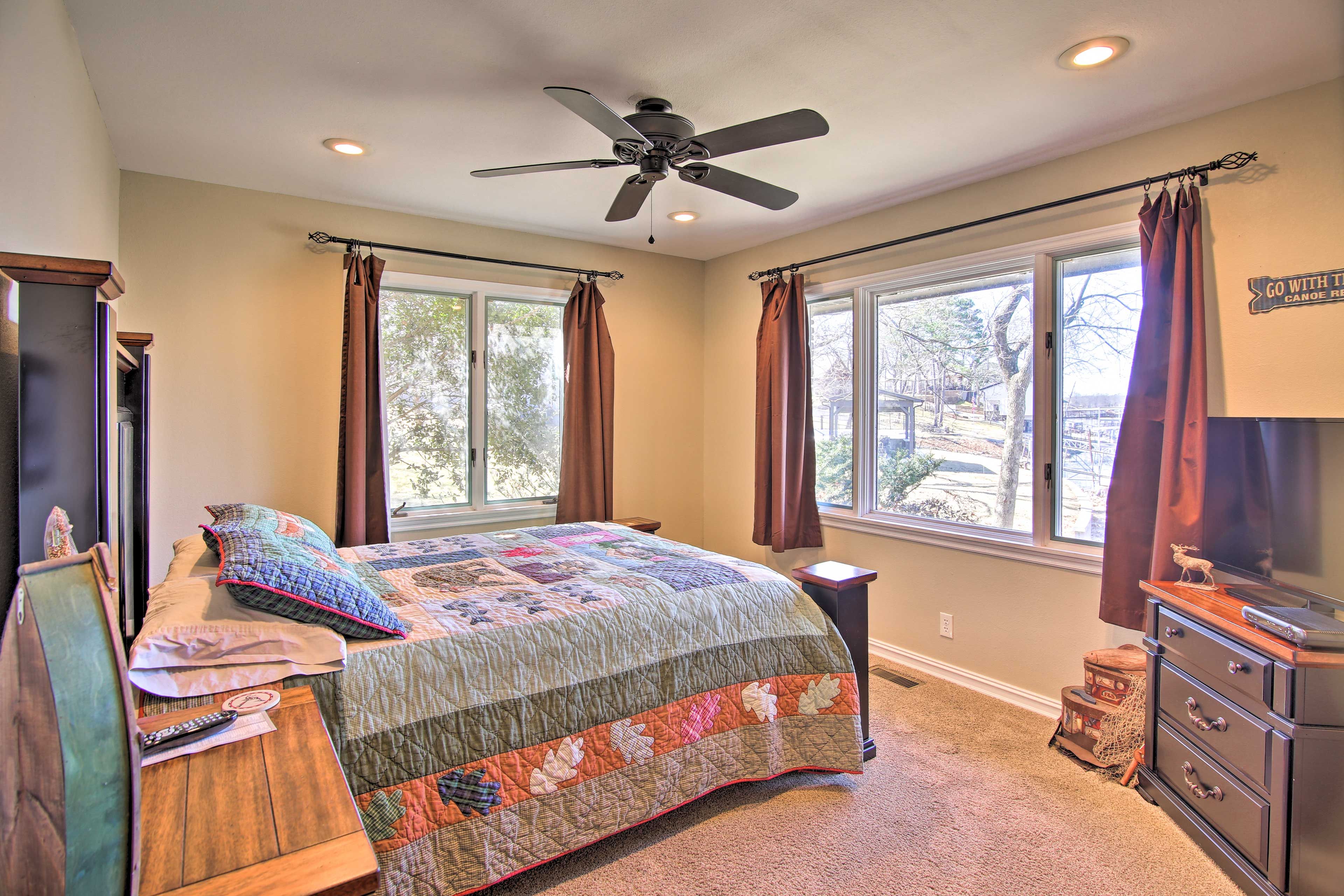 Bedroom 2 | Queen Bed