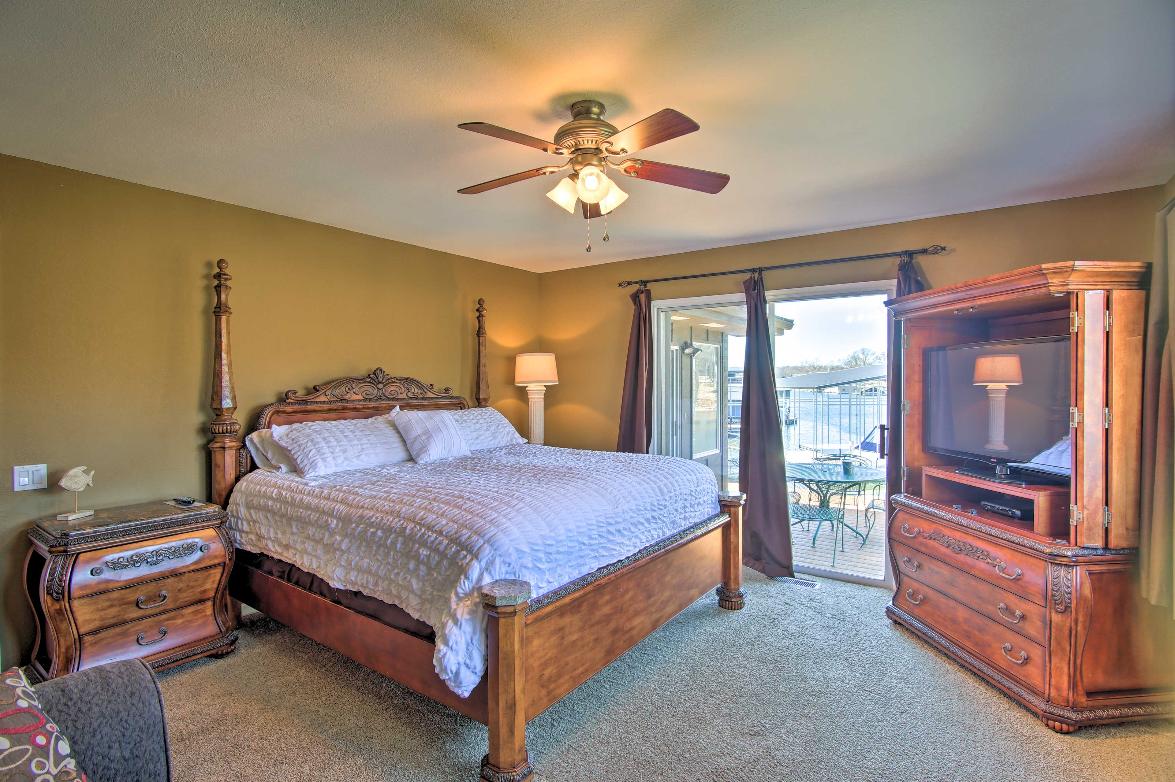 Bedroom 1 | California King Bed