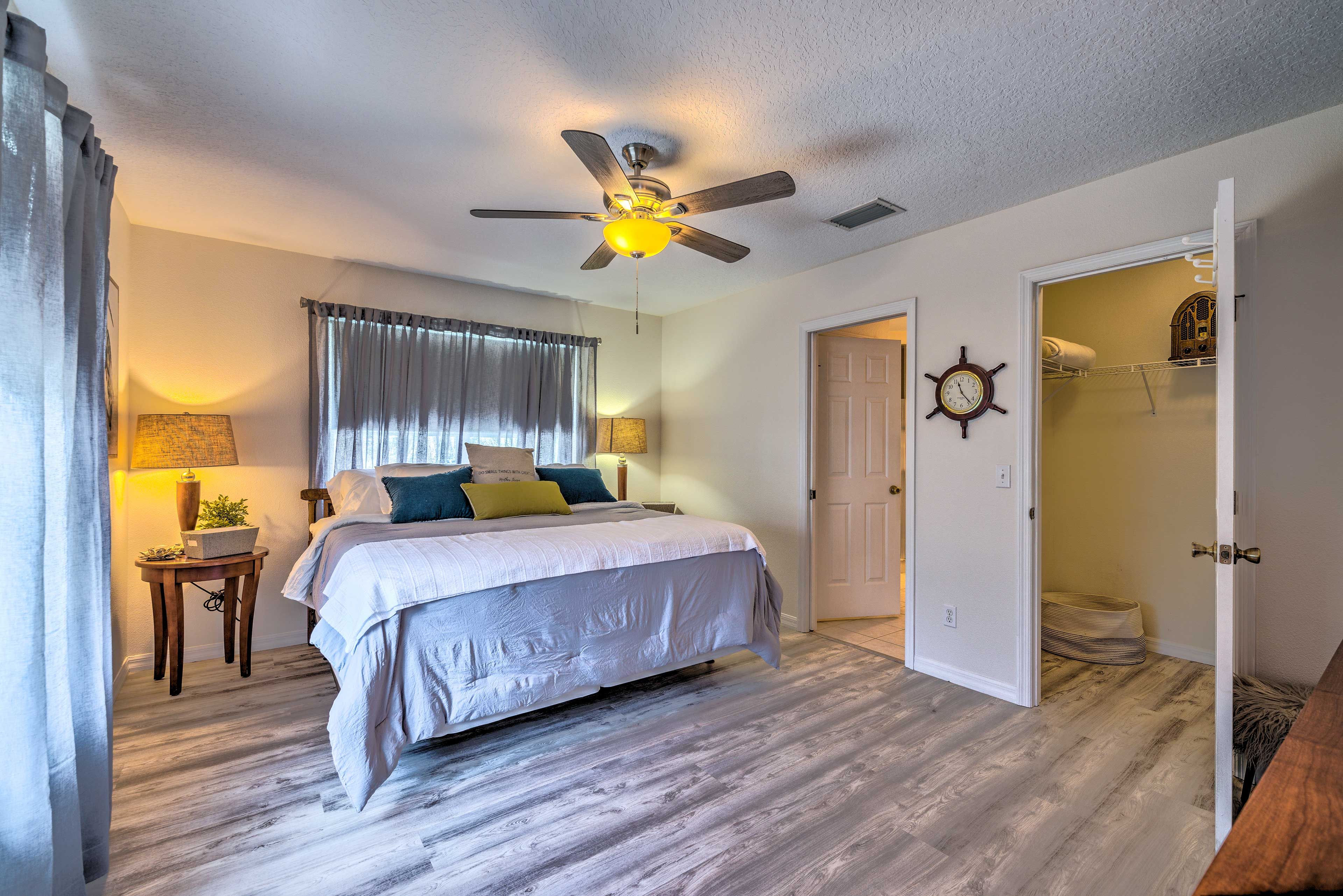 Bedroom 1 | King Bed