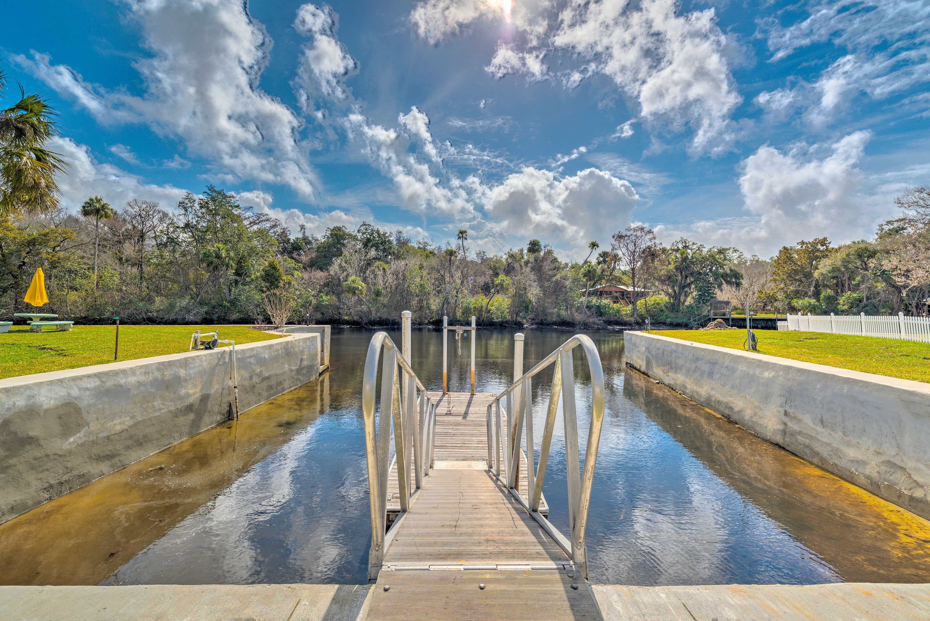 Dock | Available for Guest Use