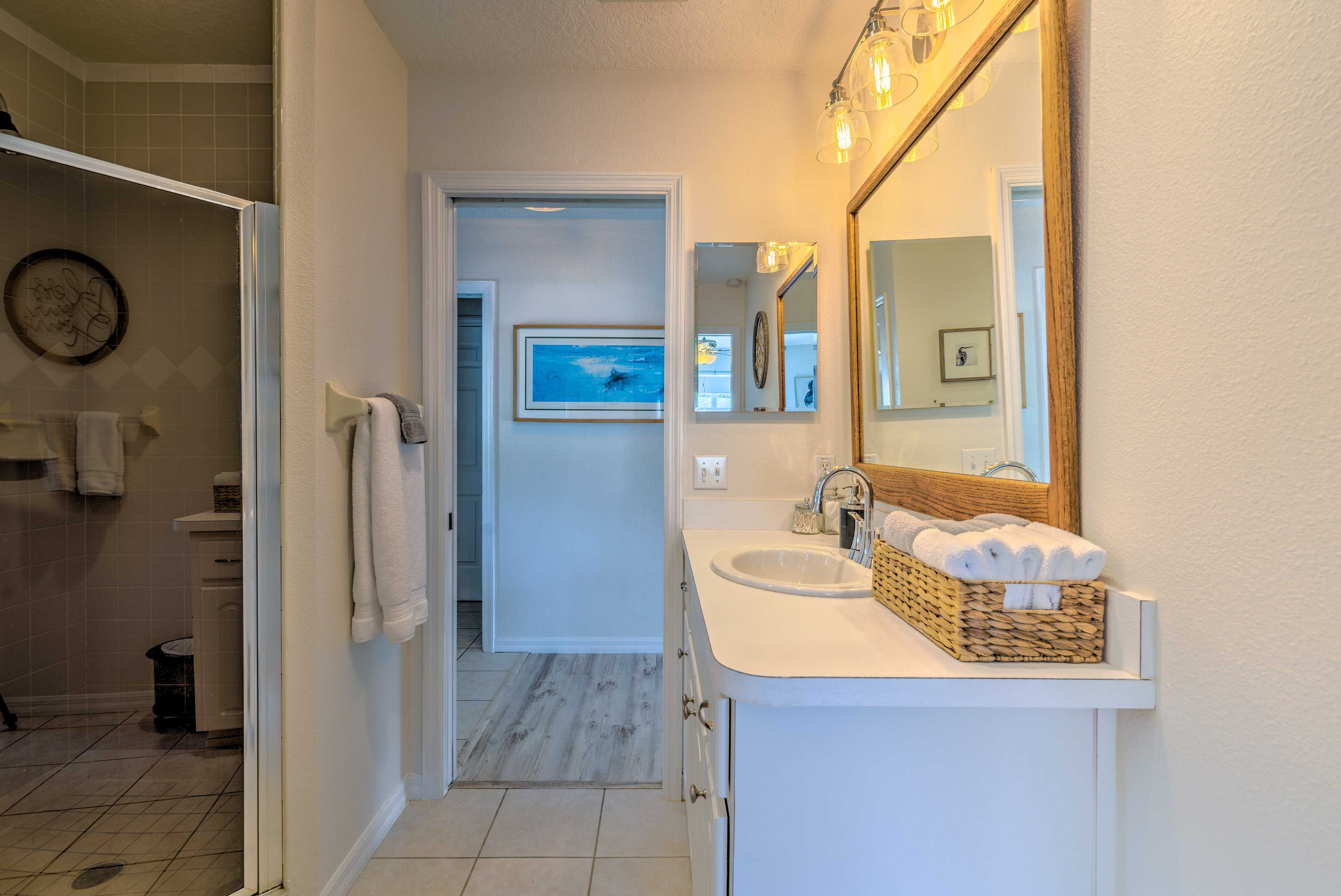En-Suite Bathroom | Linens & Towels Provided