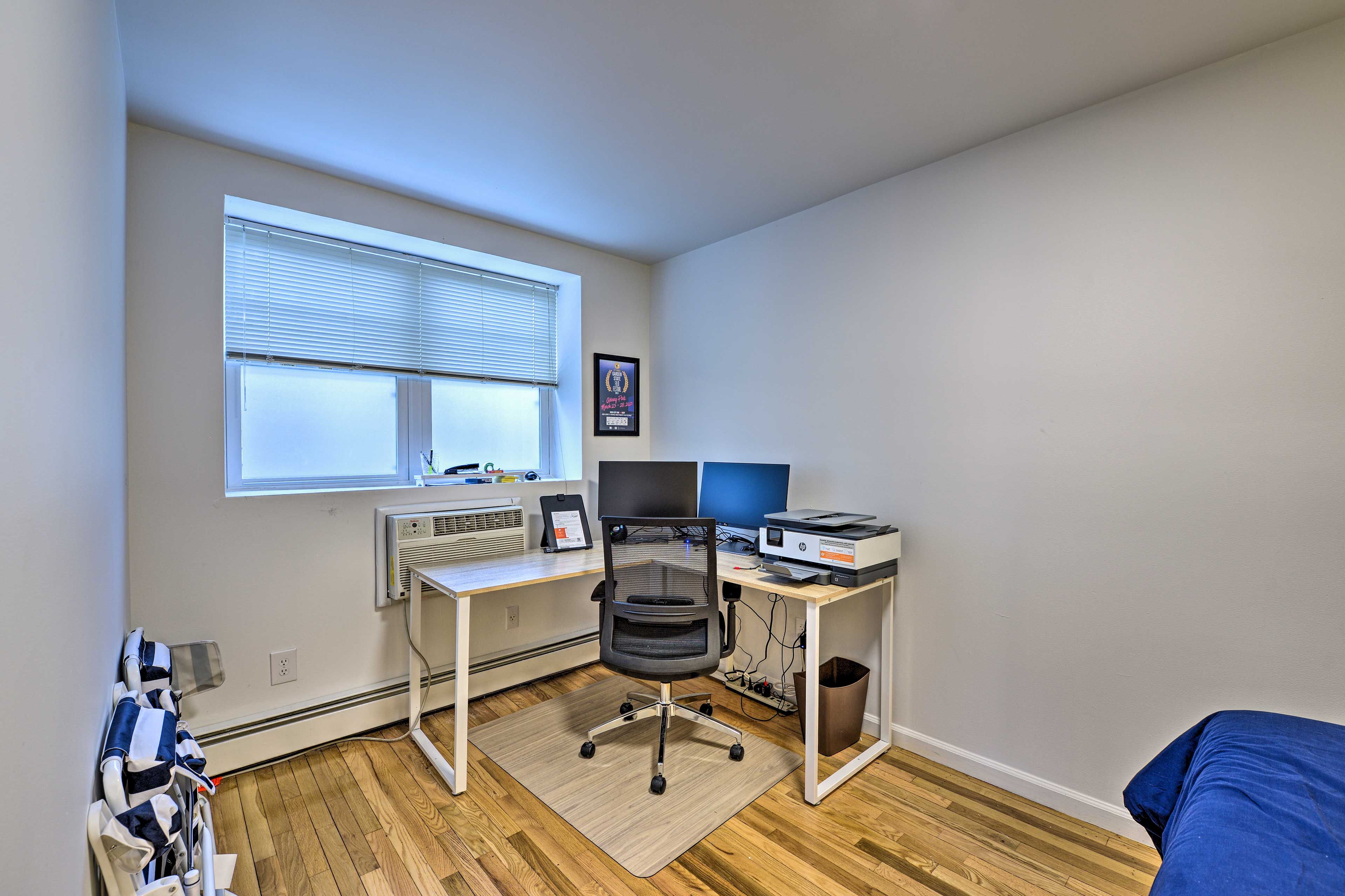 Bedroom 2 (Office) | Monitor | Printer | Speakers