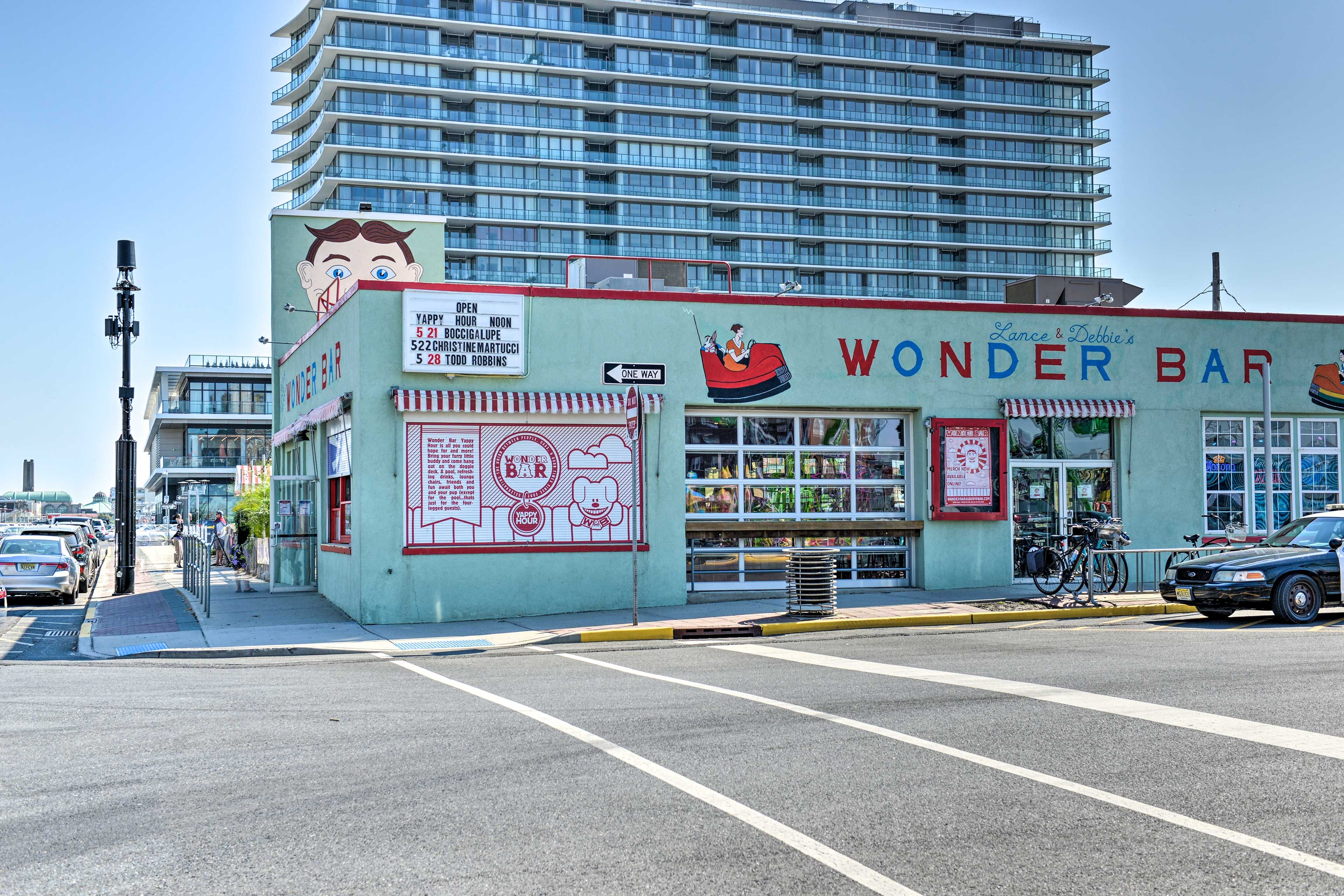 Wonder Bar | 2.5 Blocks Away