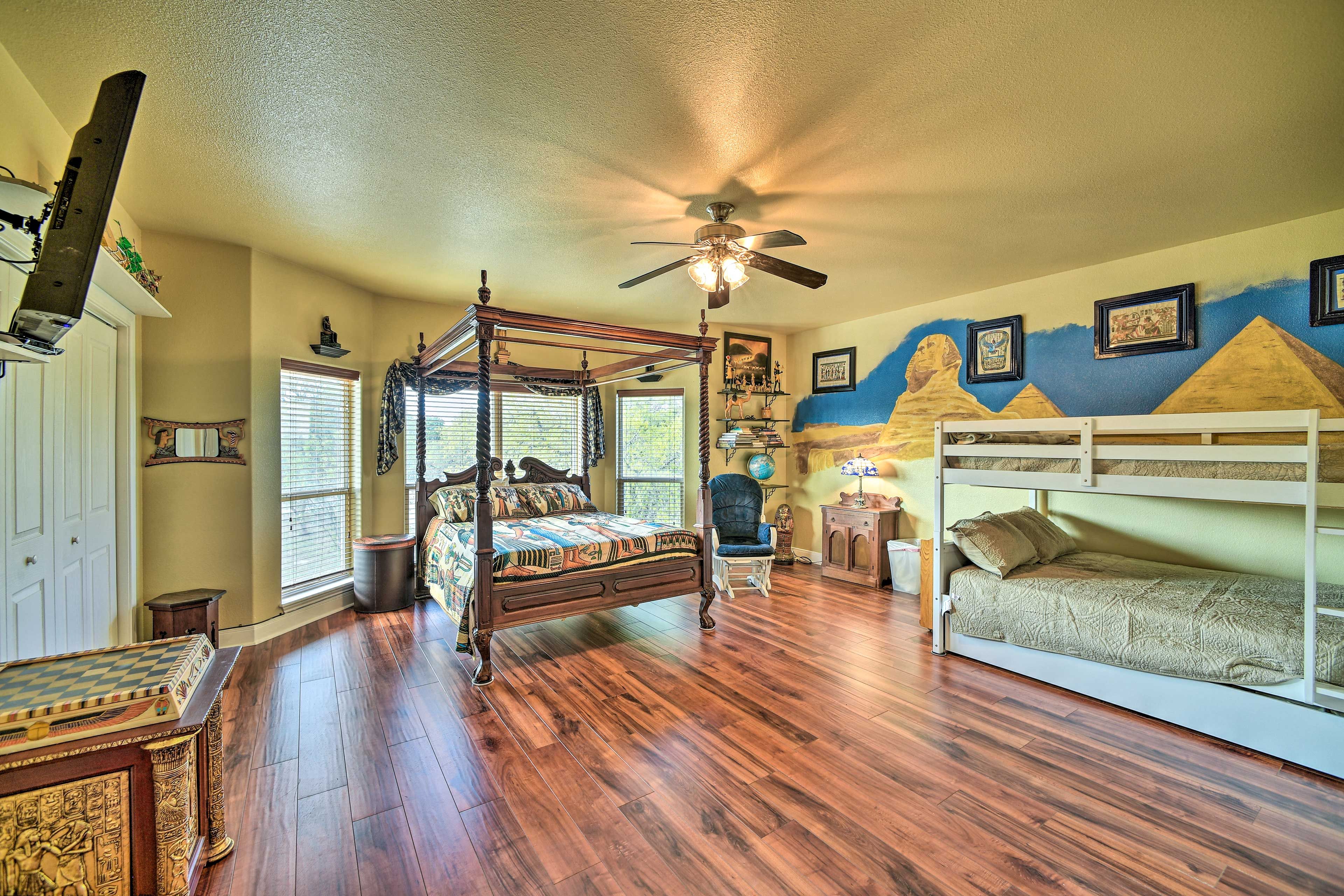 Bedroom 3 (Egyptian Room) | Queen Bed | Full Bunk Bed w/ Twin Trundle Bed