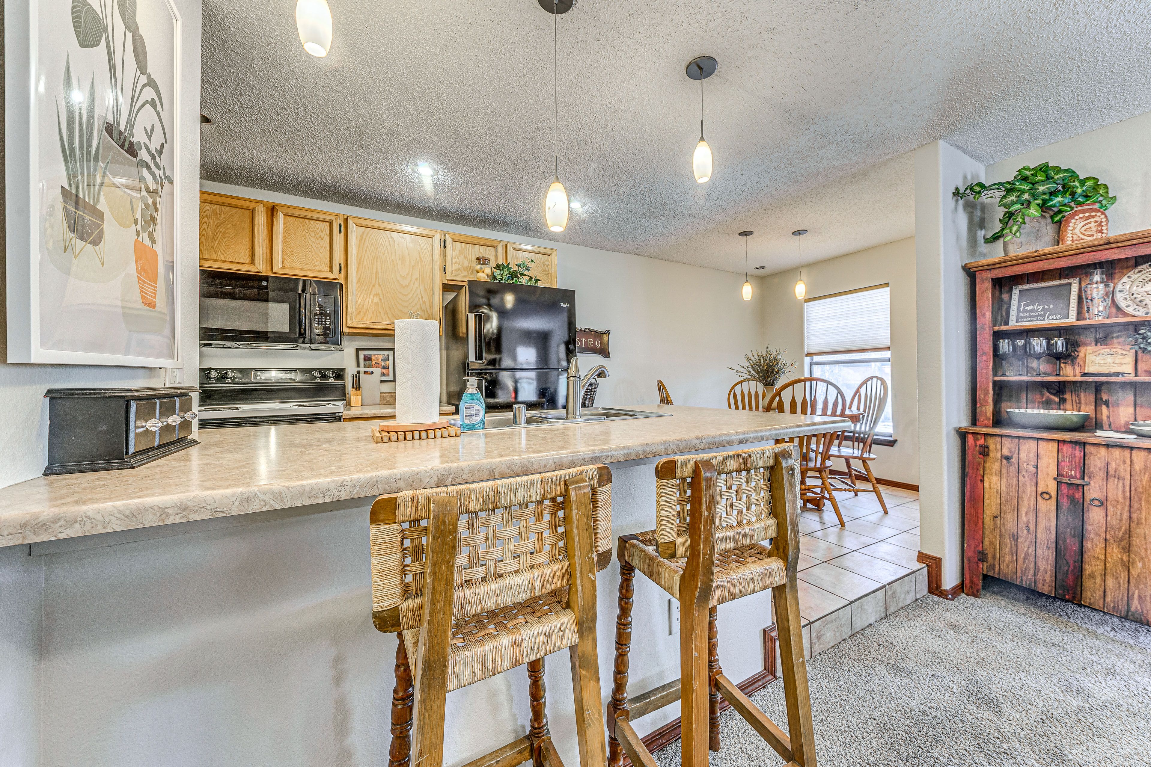 Fully Equipped Kitchen & Dining Area | 1st Floor
