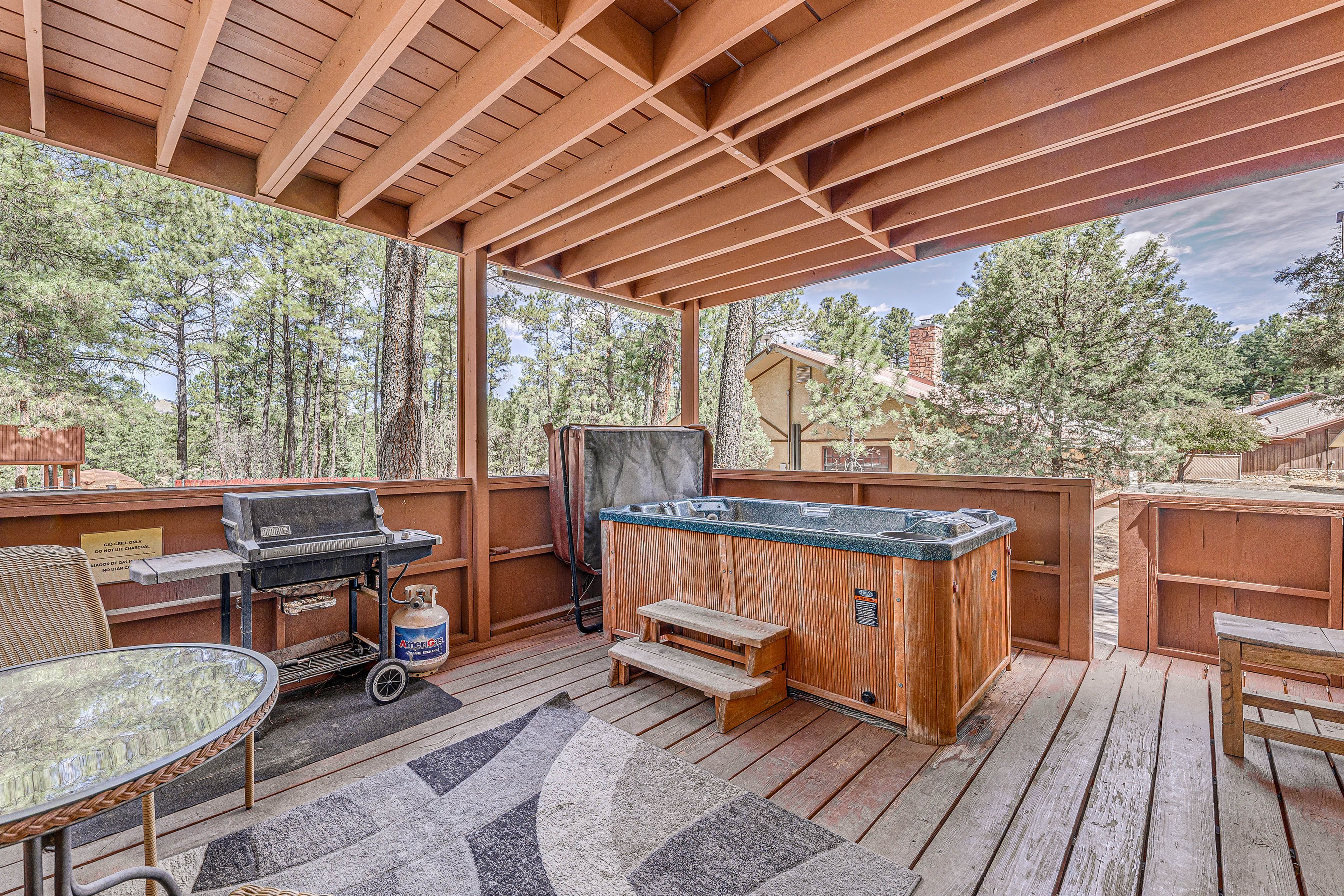 Ruidoso Vacation Rental | 2BR | 1.5BA | 2 Stories | 900 Sq Ft | Stairs Required