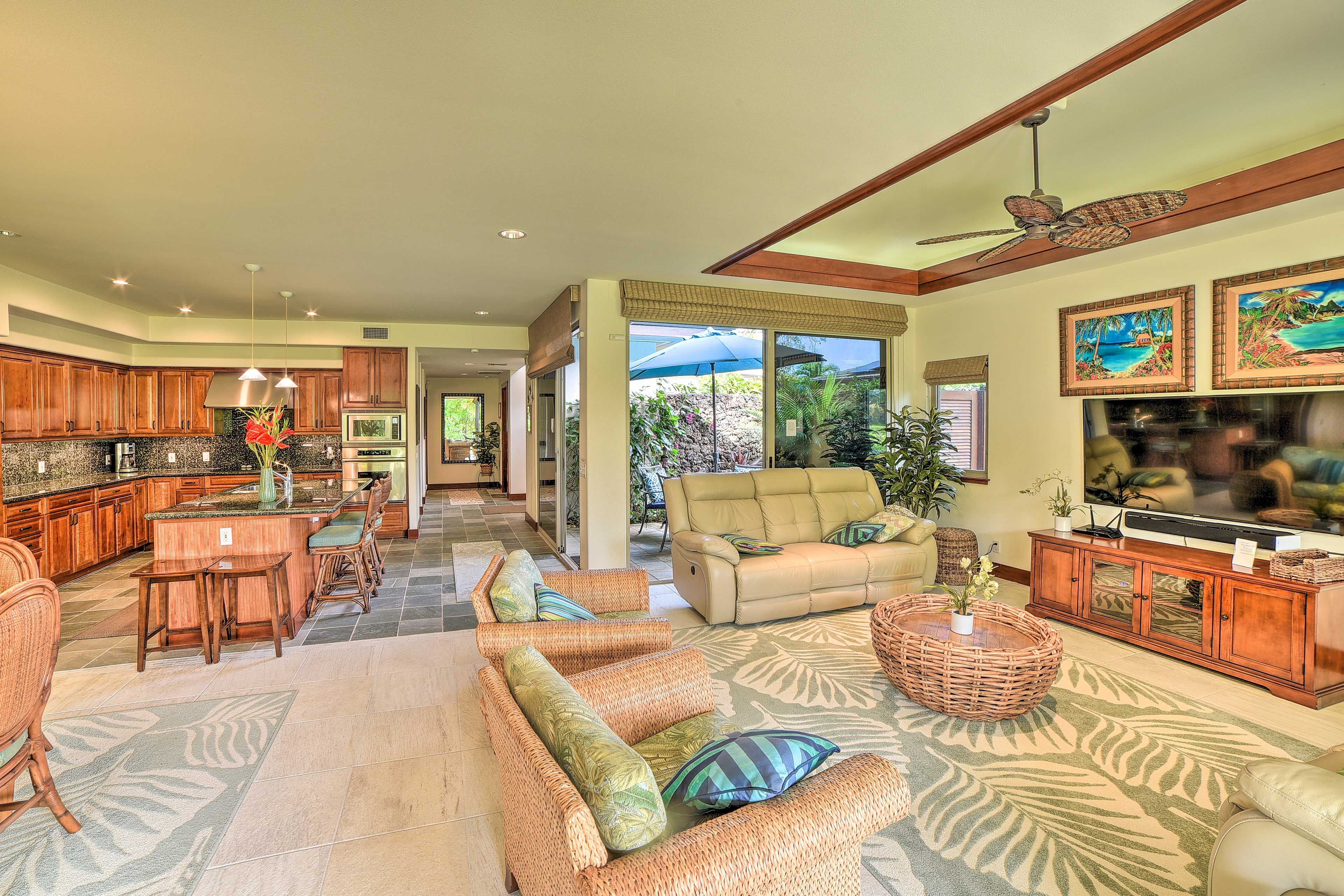 Living Room | Smart TV | DVD Player | CD Player
