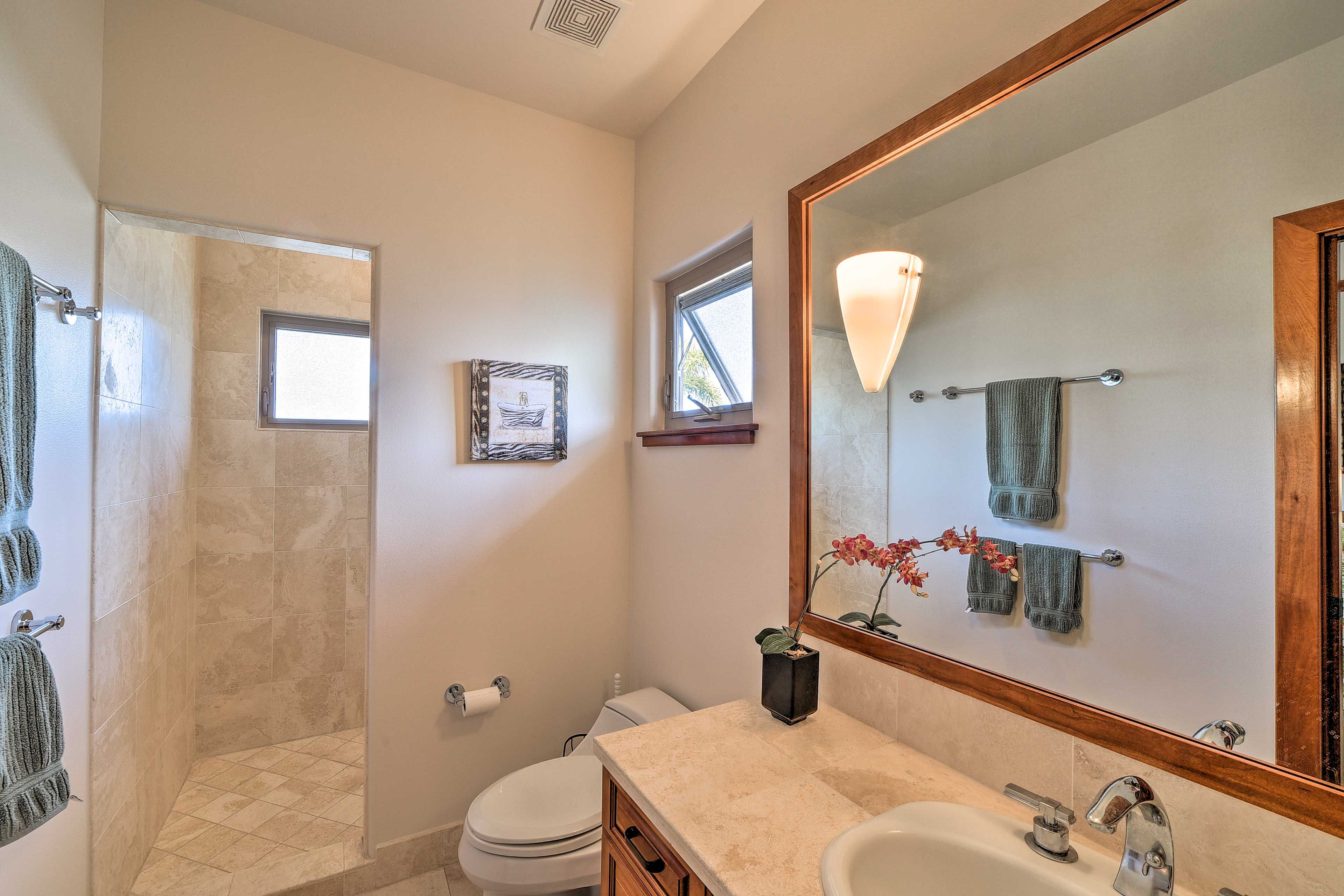 En-Suite Bathroom | Towels Provided