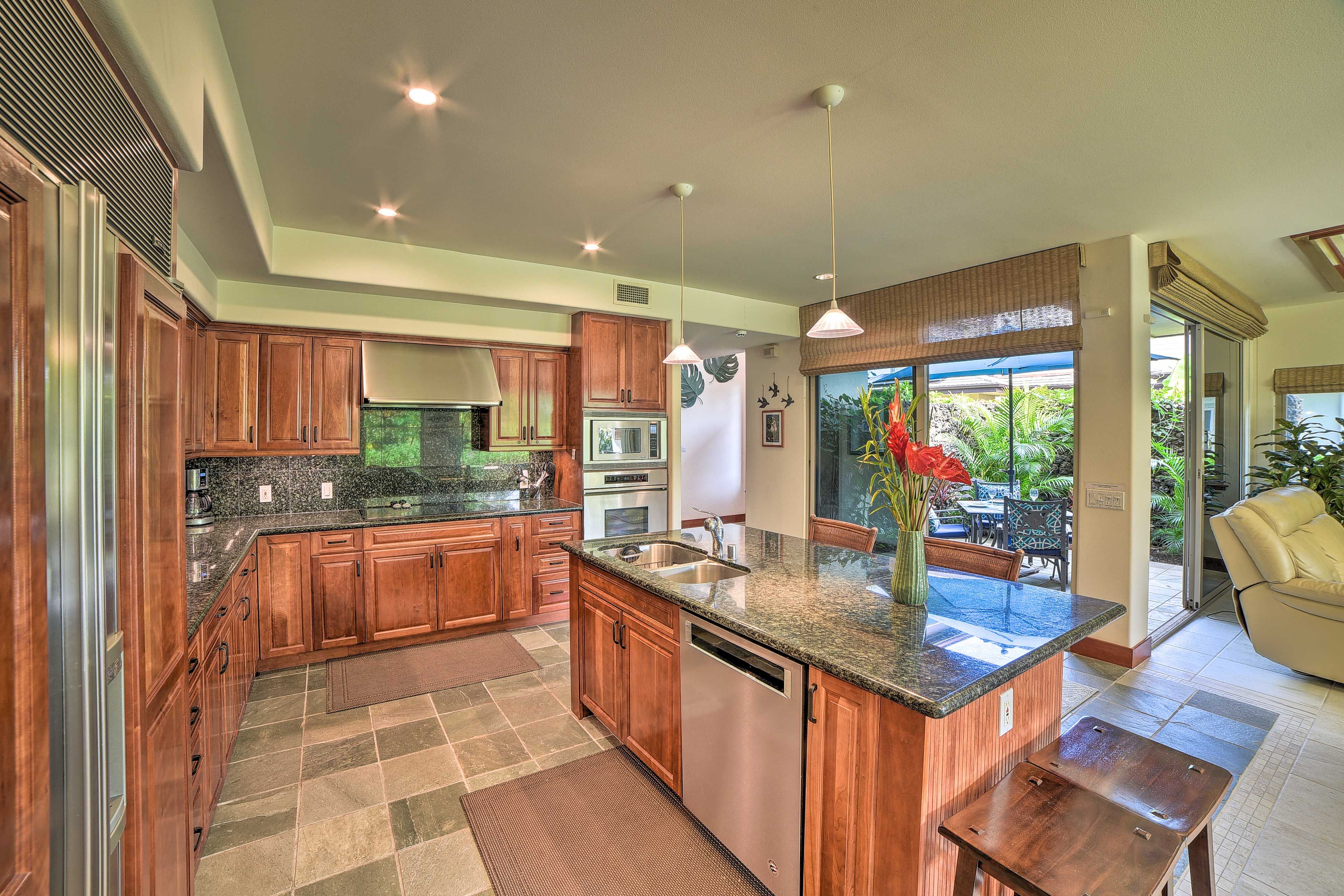 Fully Equipped Kitchen | Drip Coffee Maker | Crock-Pot | Ice Maker