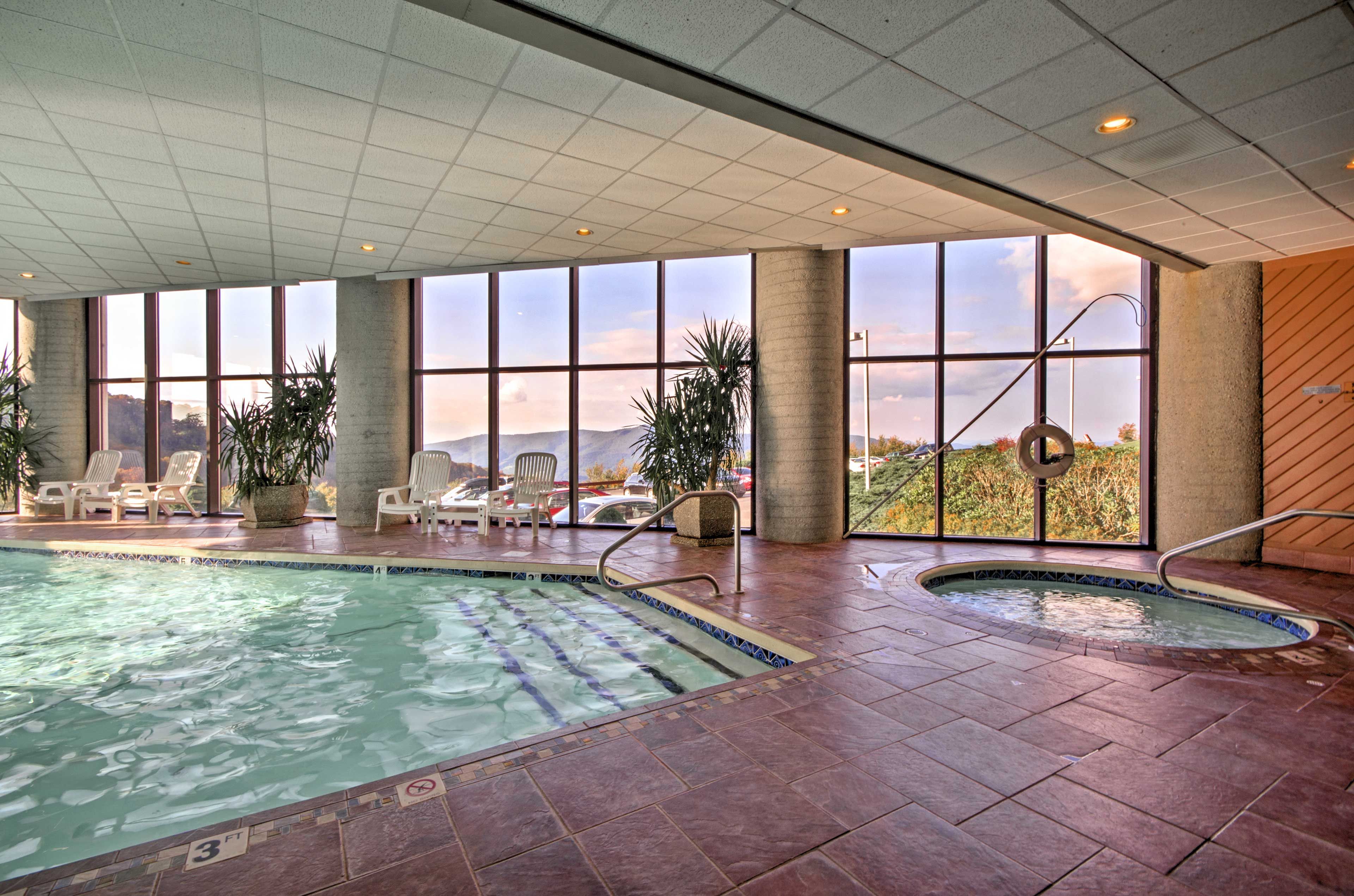 Community Pool & Hot Tub