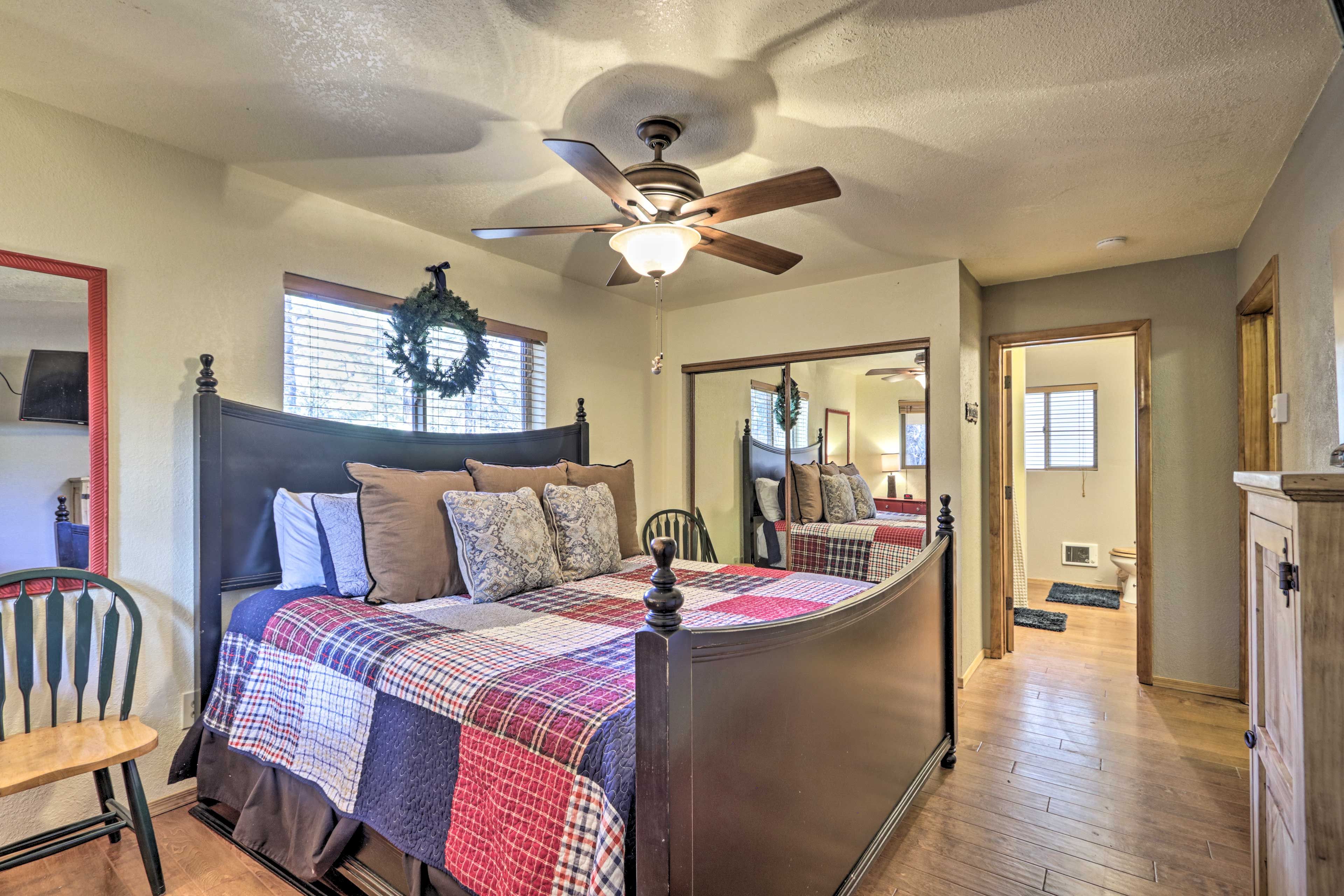 Bedroom 1 | King Bed