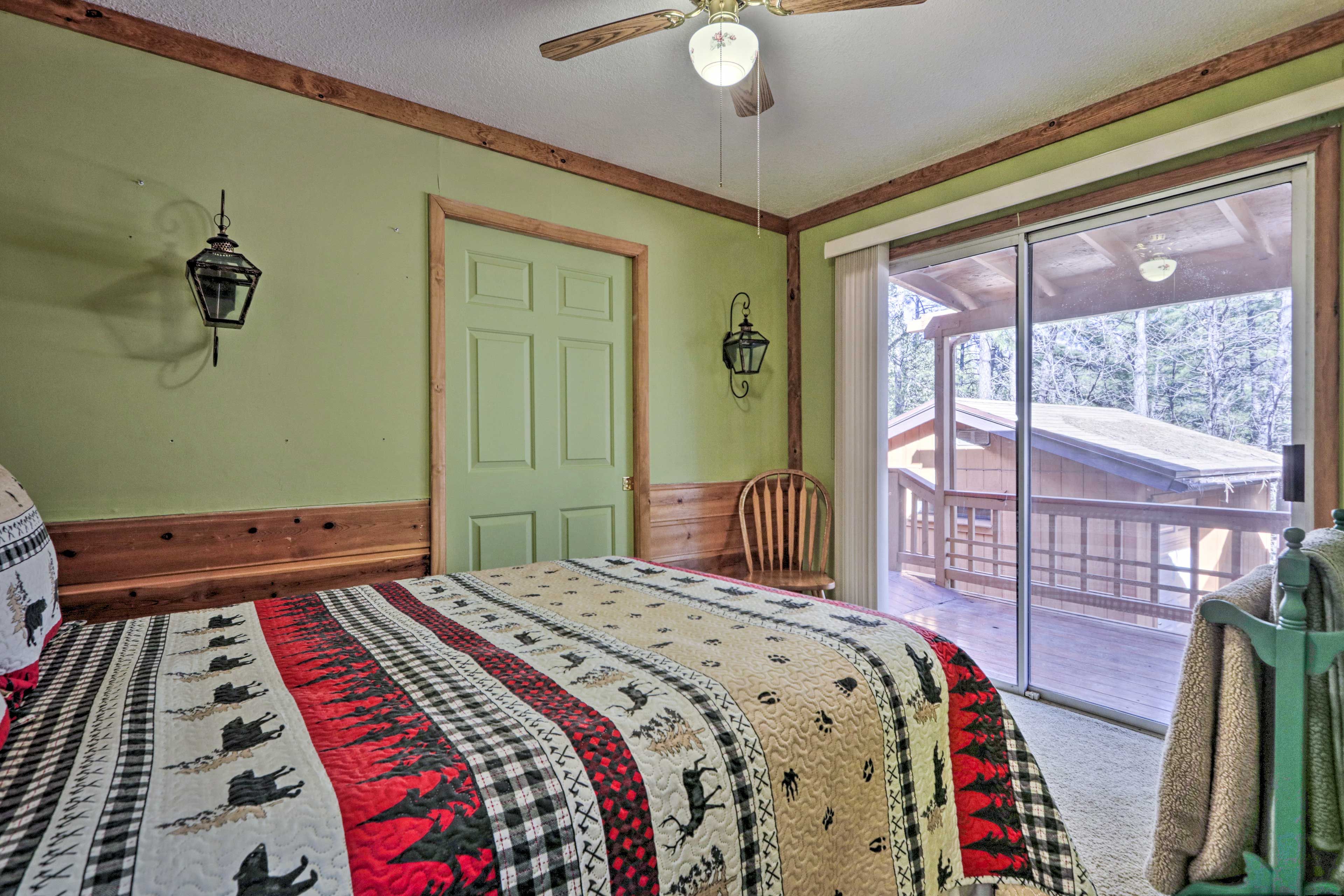 Bedroom 2 | Queen Bed