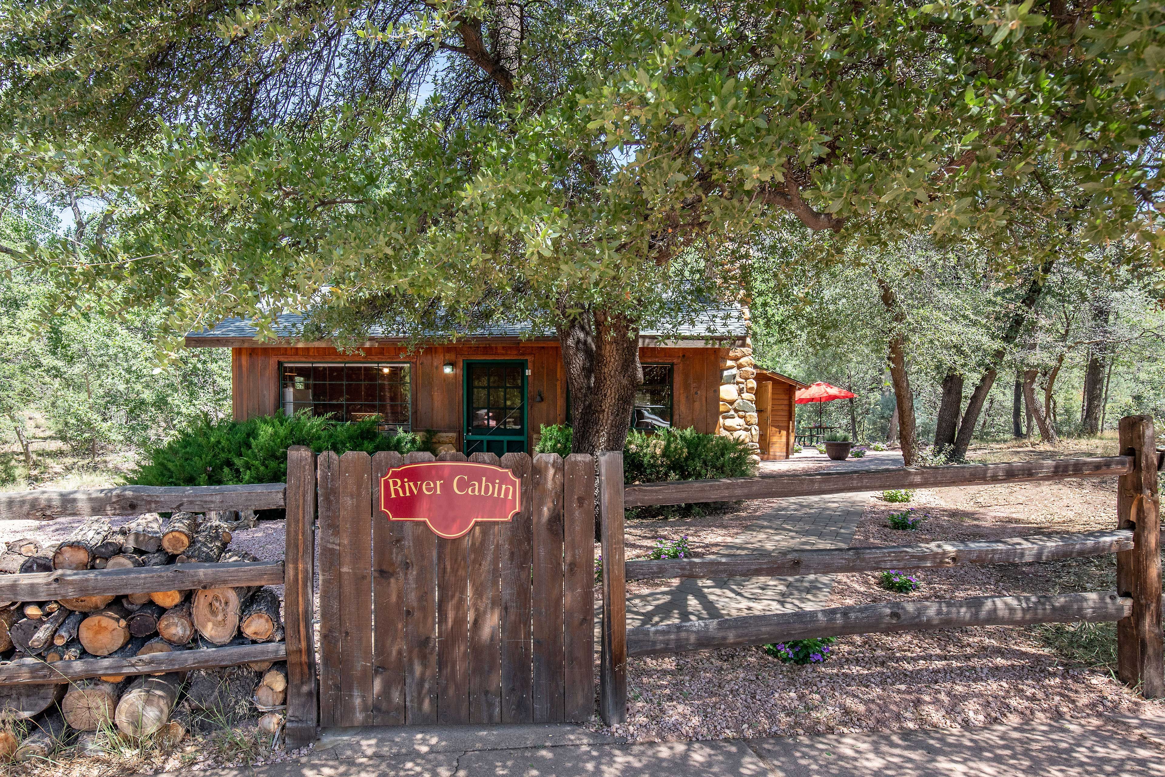 Cabin Exterior | Driveway Parking (2 Vehicles)