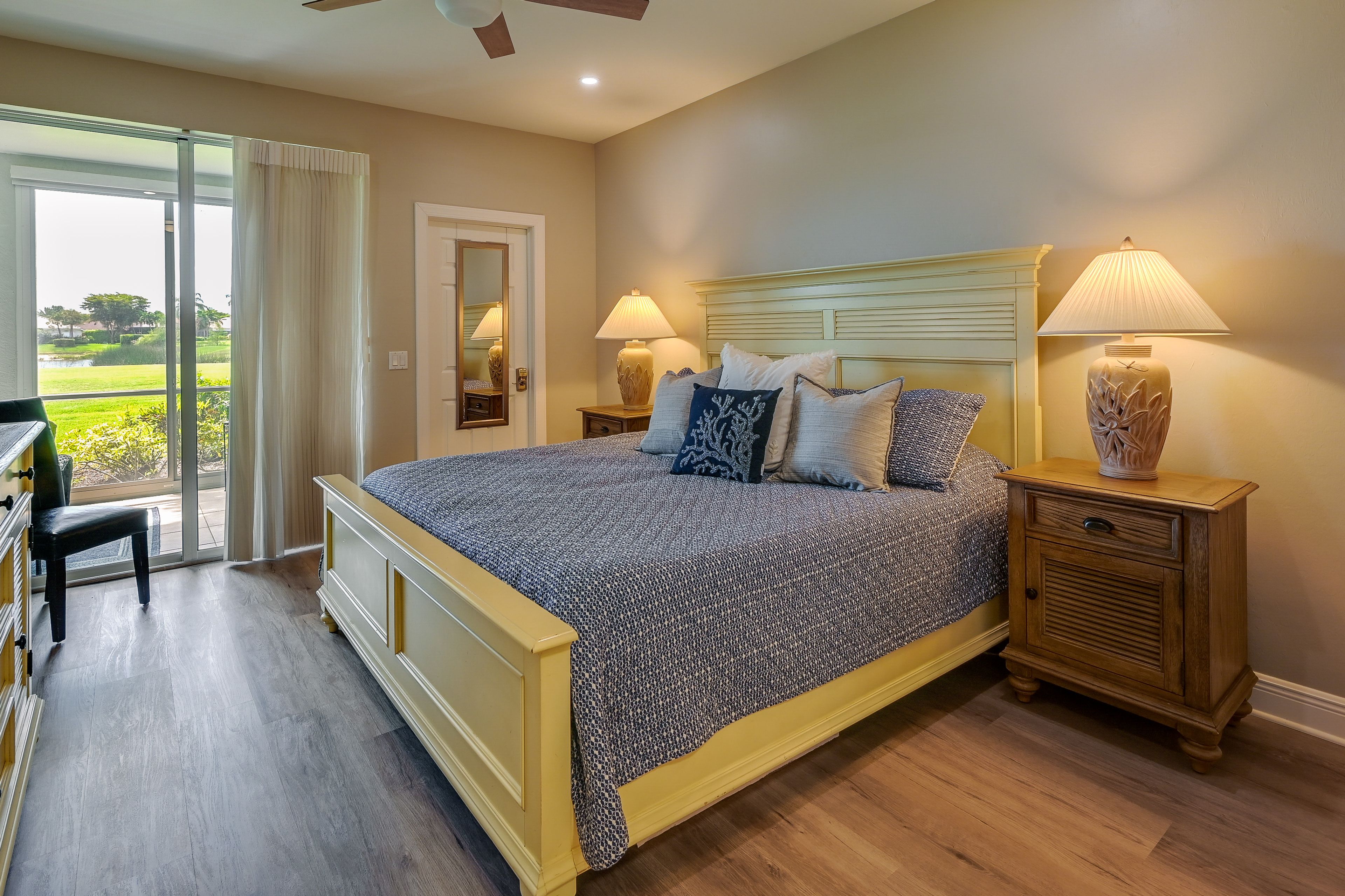 Bedroom 1 | King Bed