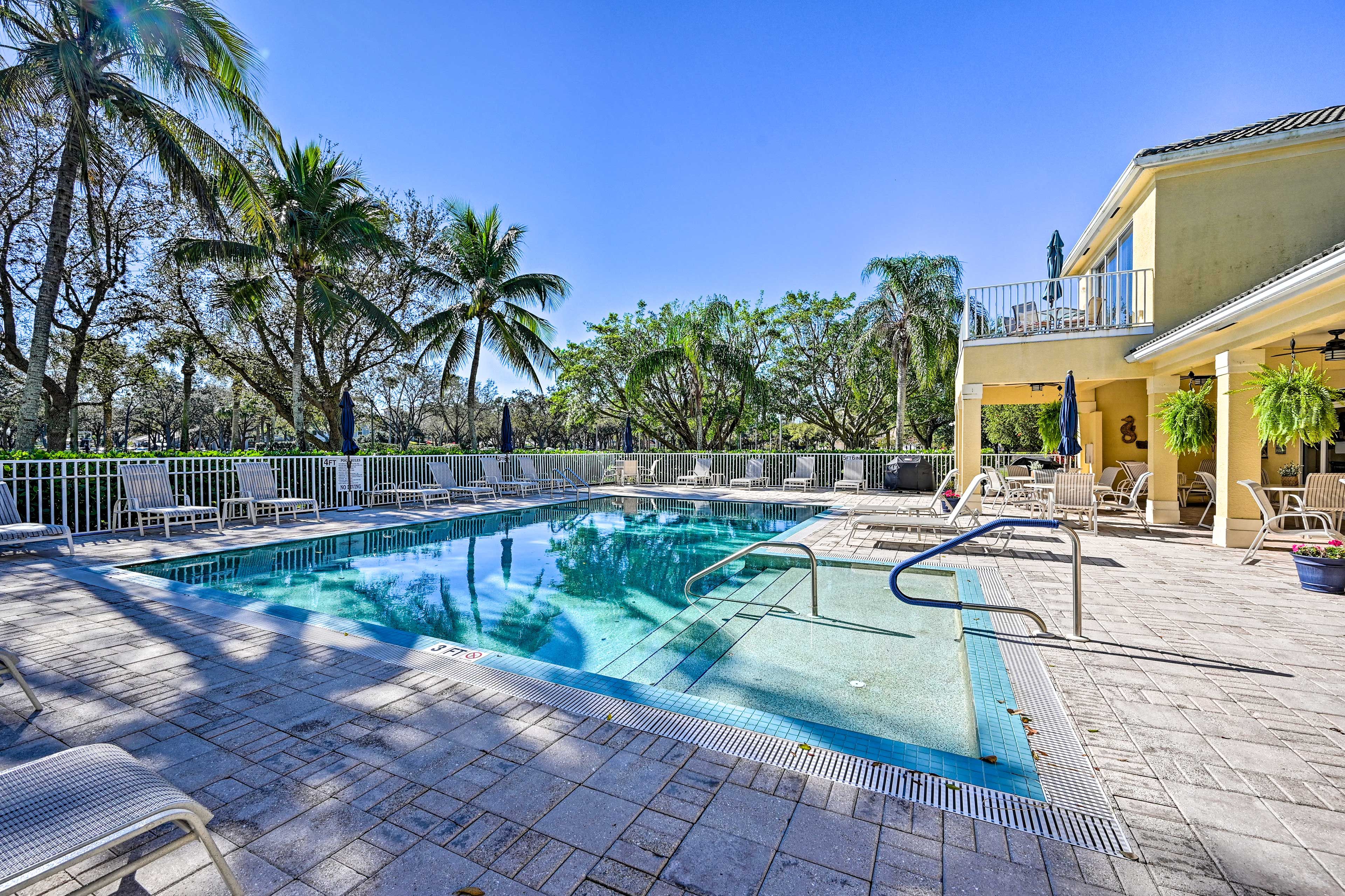 Clubside Amenities | Outdoor Pool