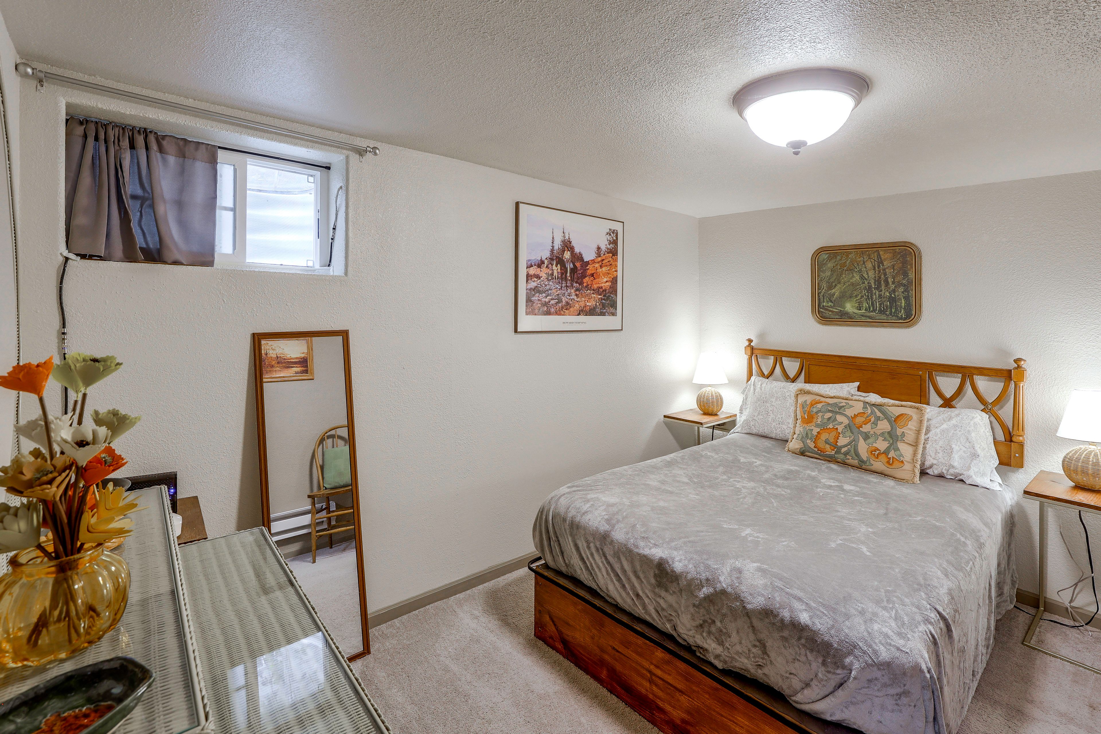 Bedroom | Full Bed