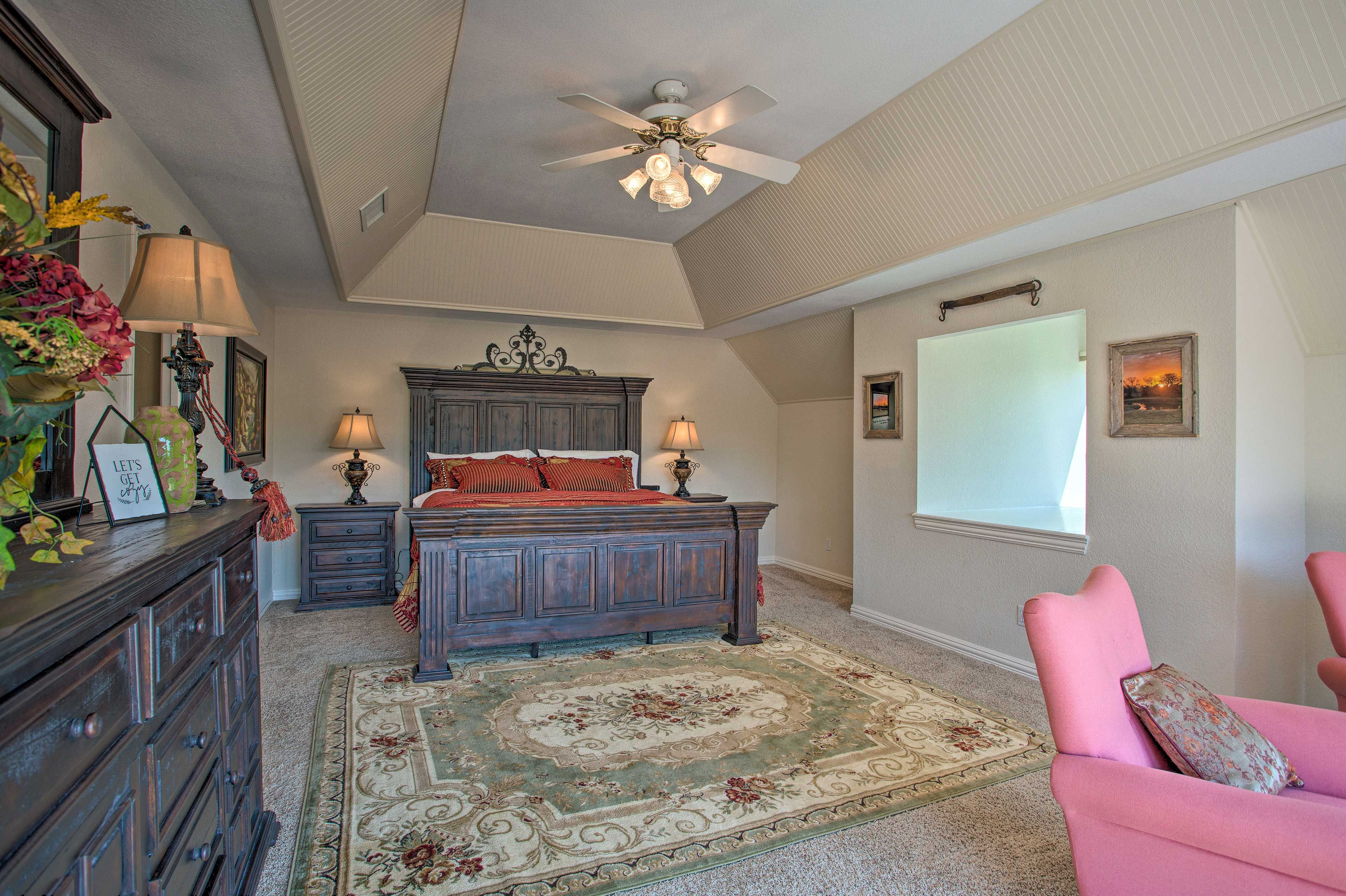 Bedroom 1 | 2nd Floor | King Bed