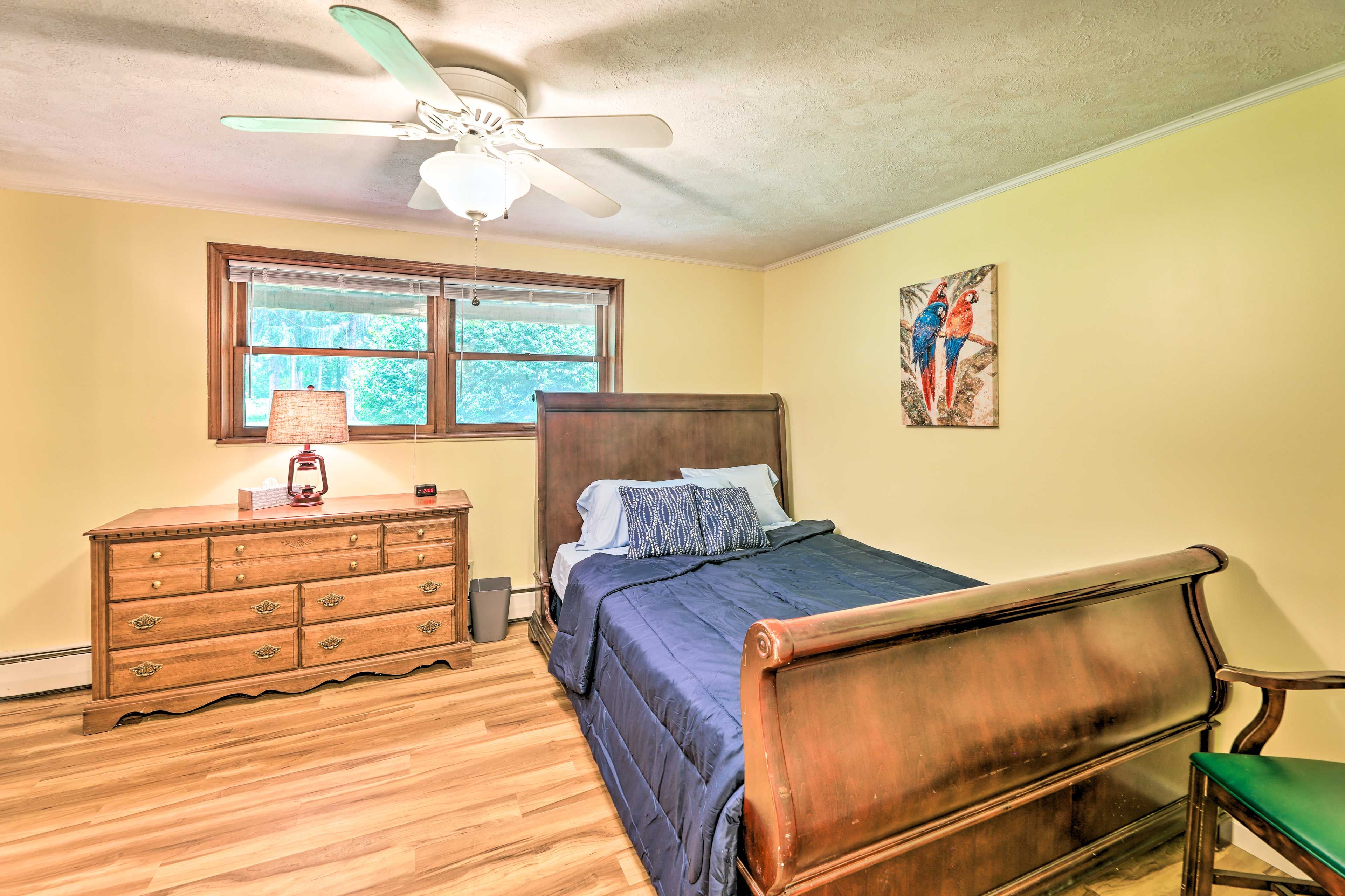 Bedroom 1 | 2 Queen Beds