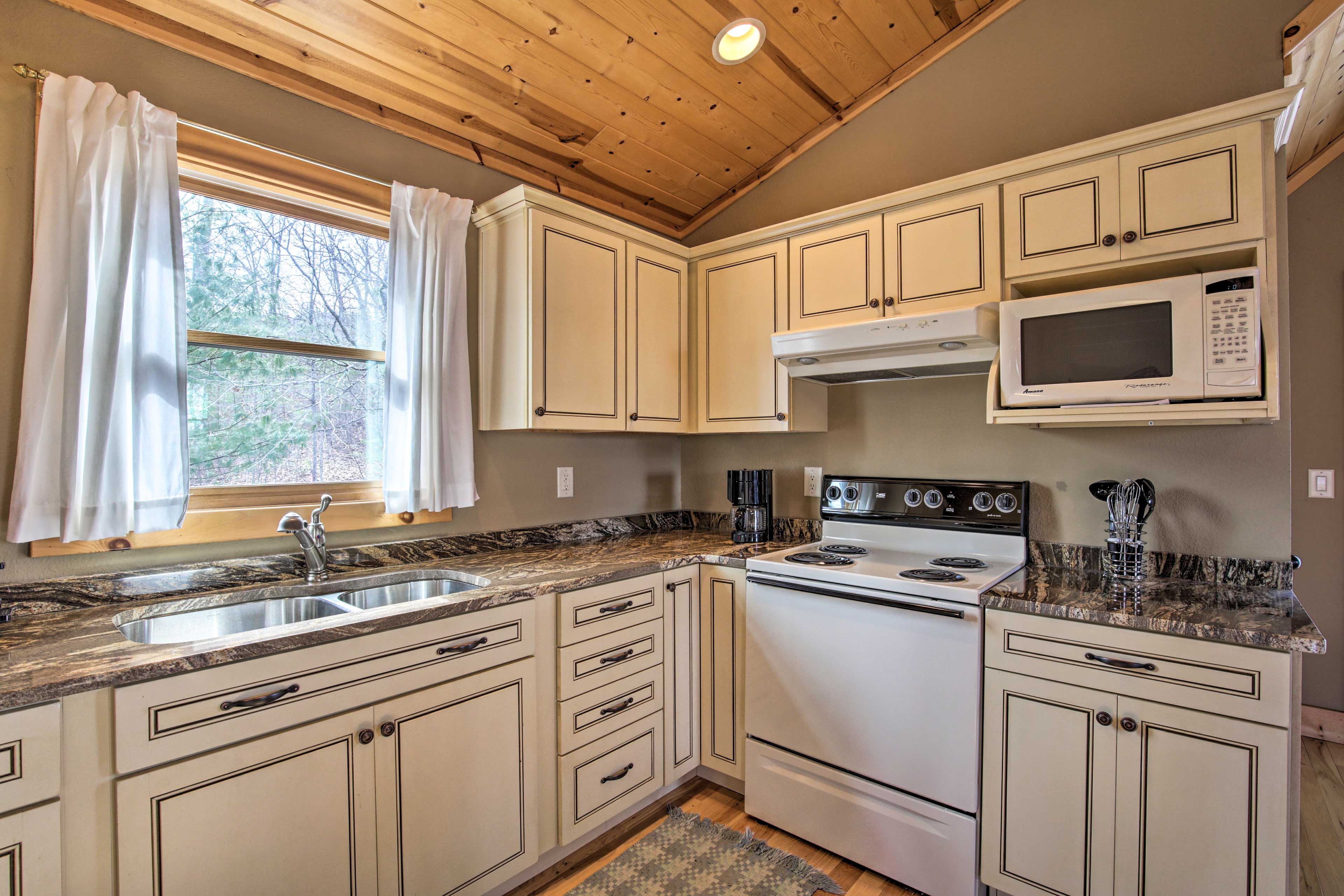 Well-Equipped Kitchen | Toaster