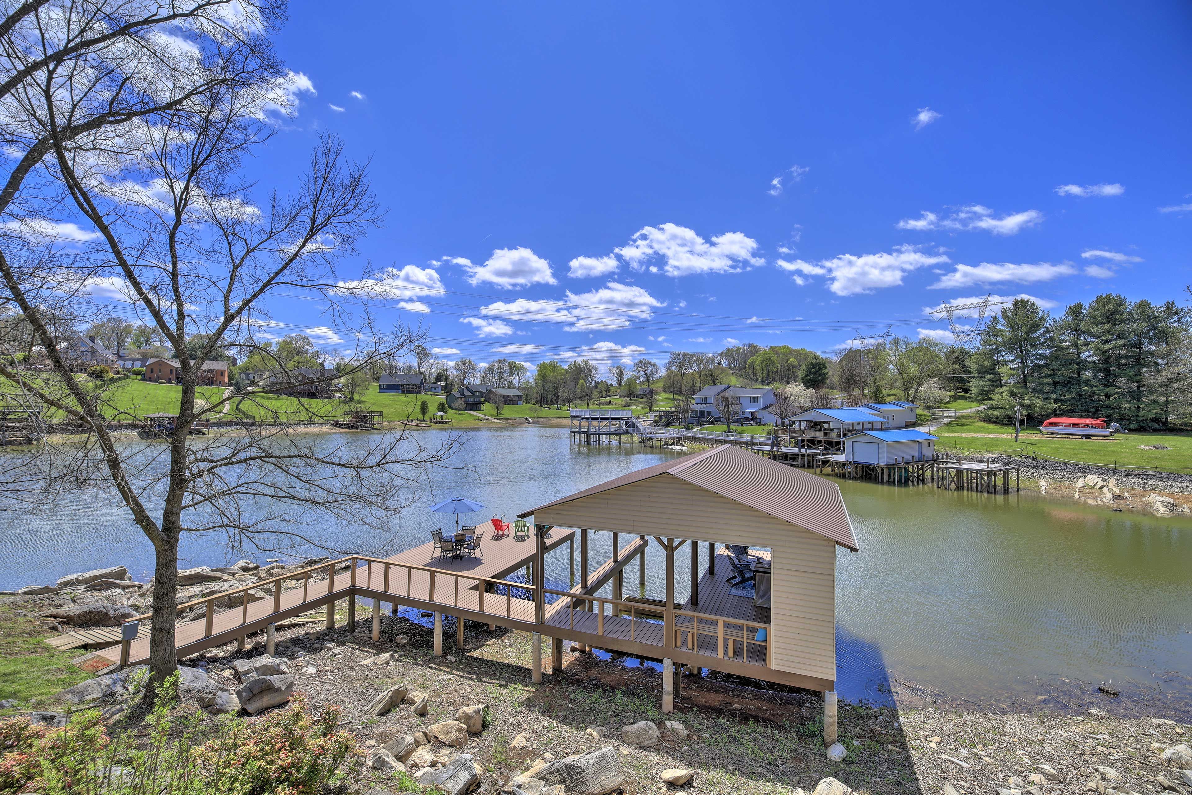 Boat Dock | Kayaks | Paddle Board