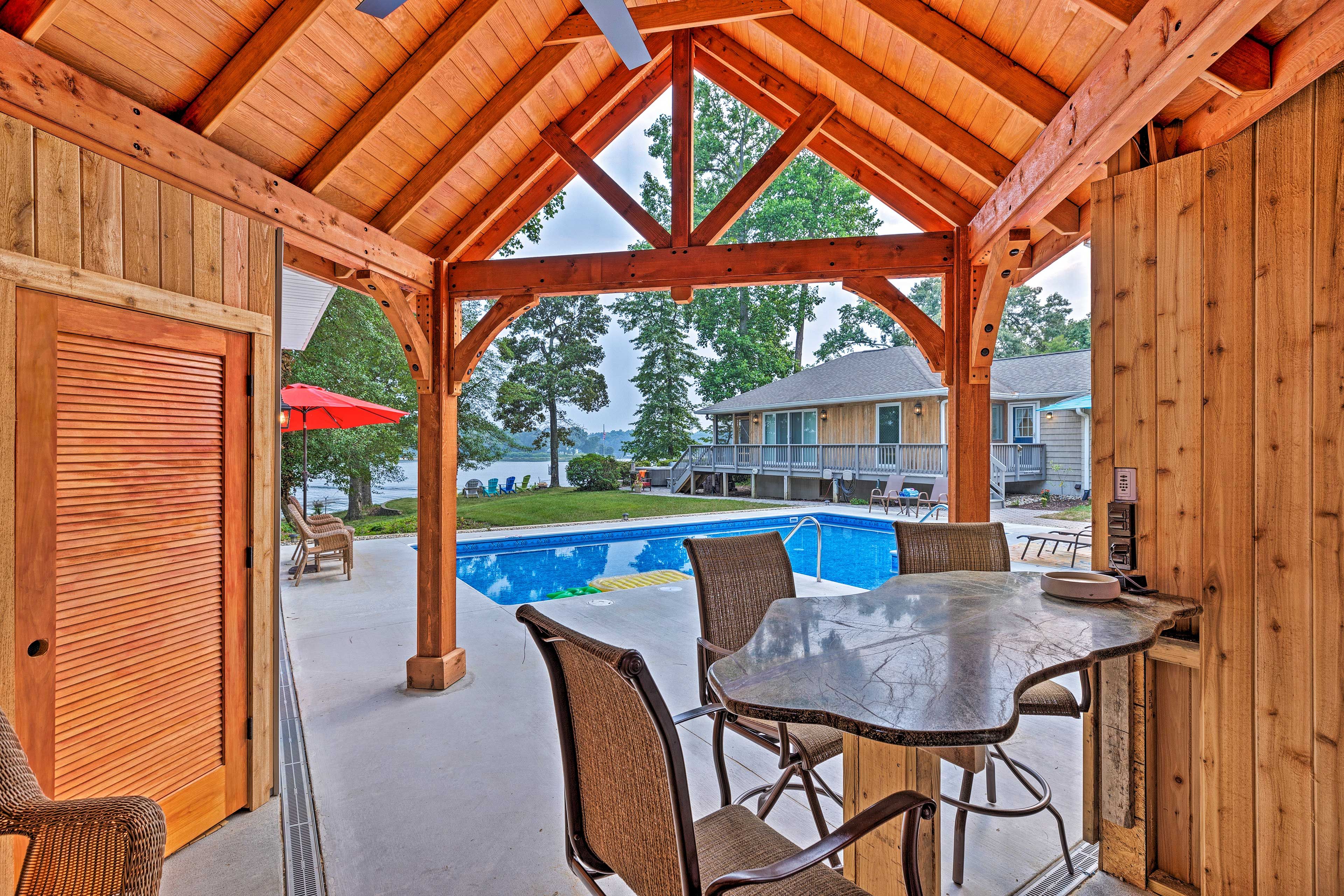 Pool House | Wet Bar