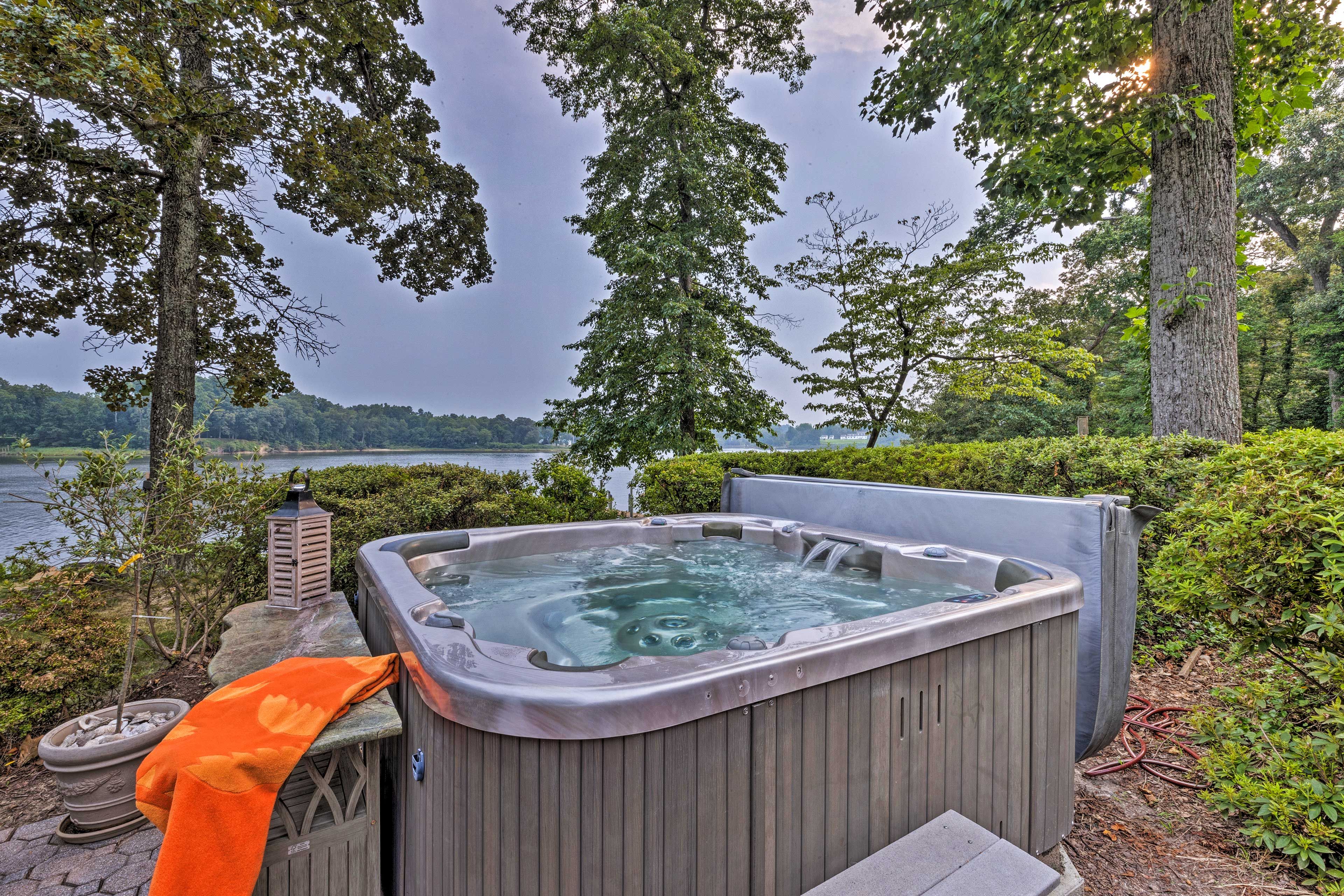 Backyard | Private Hot Tub