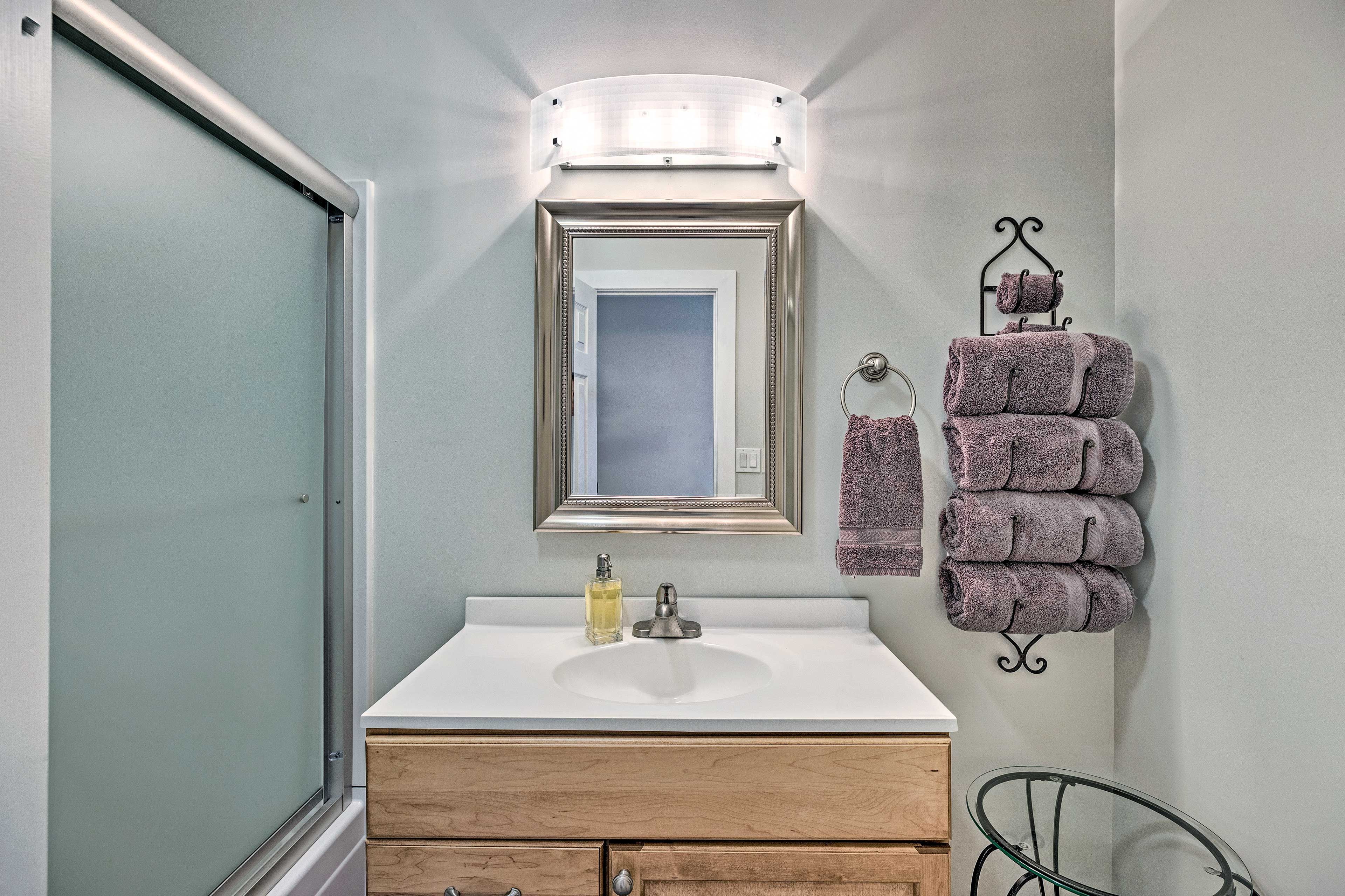 Full Bathroom | Hair Dryer