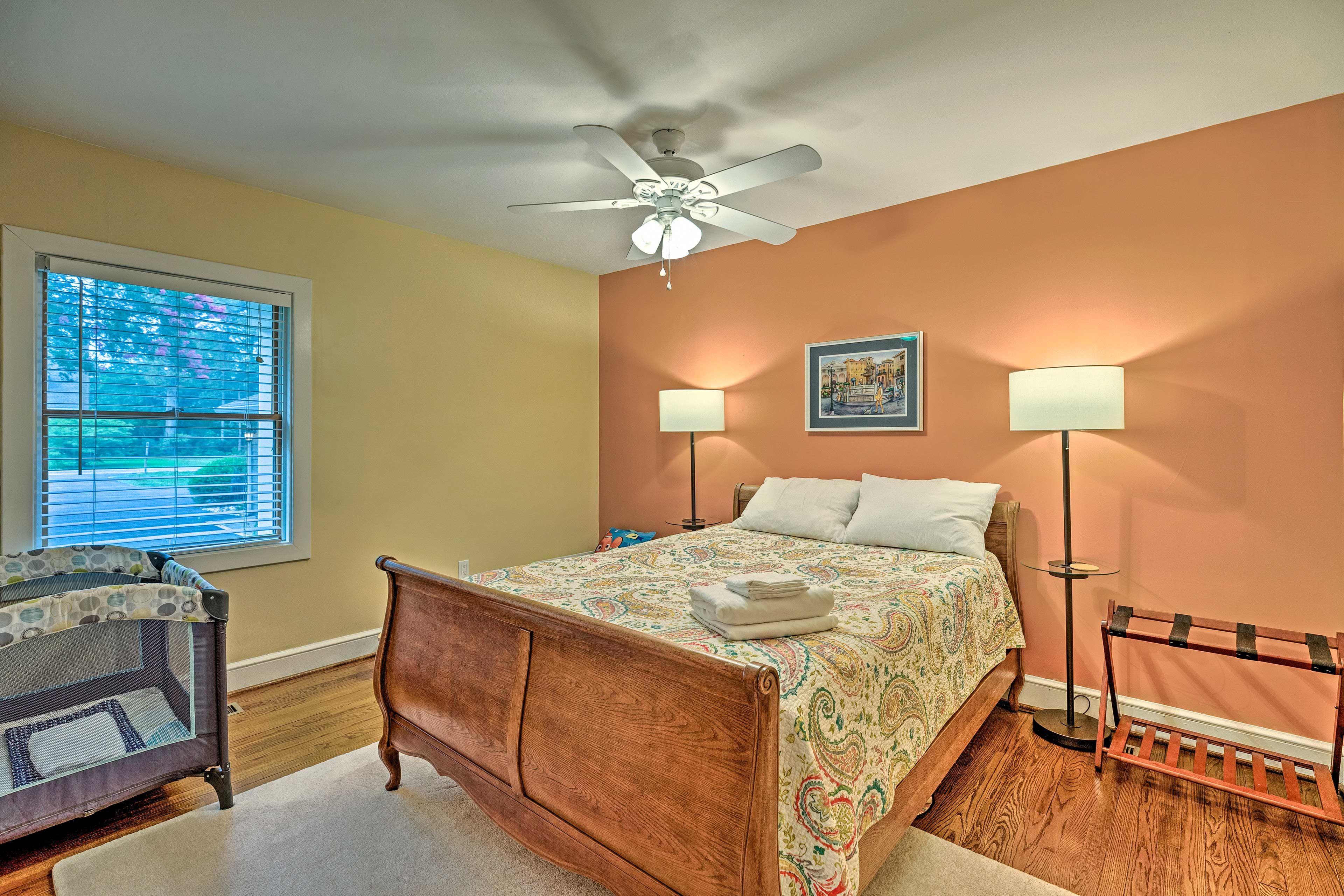 Bedroom 4 | Queen Bed