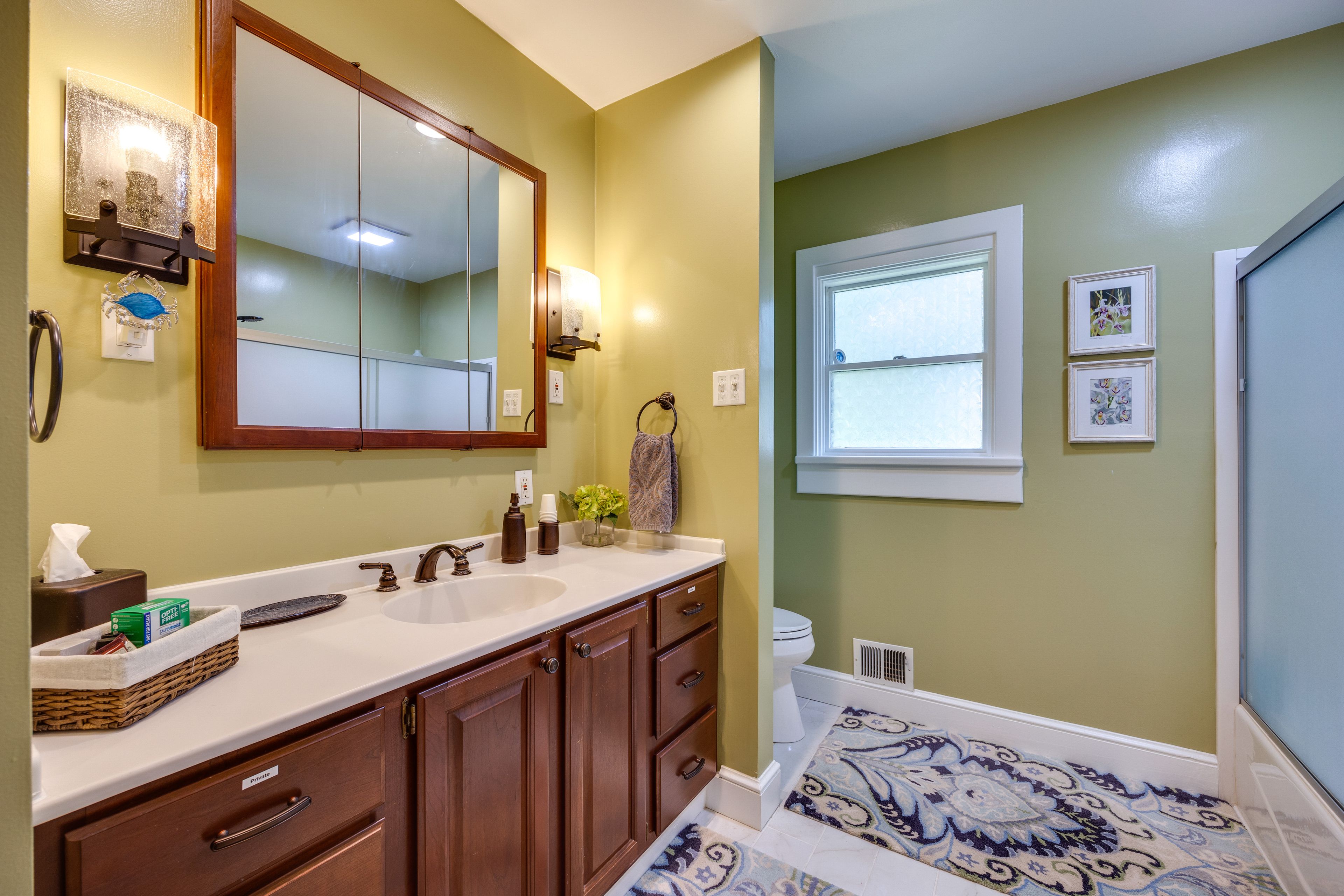 Full Bathroom