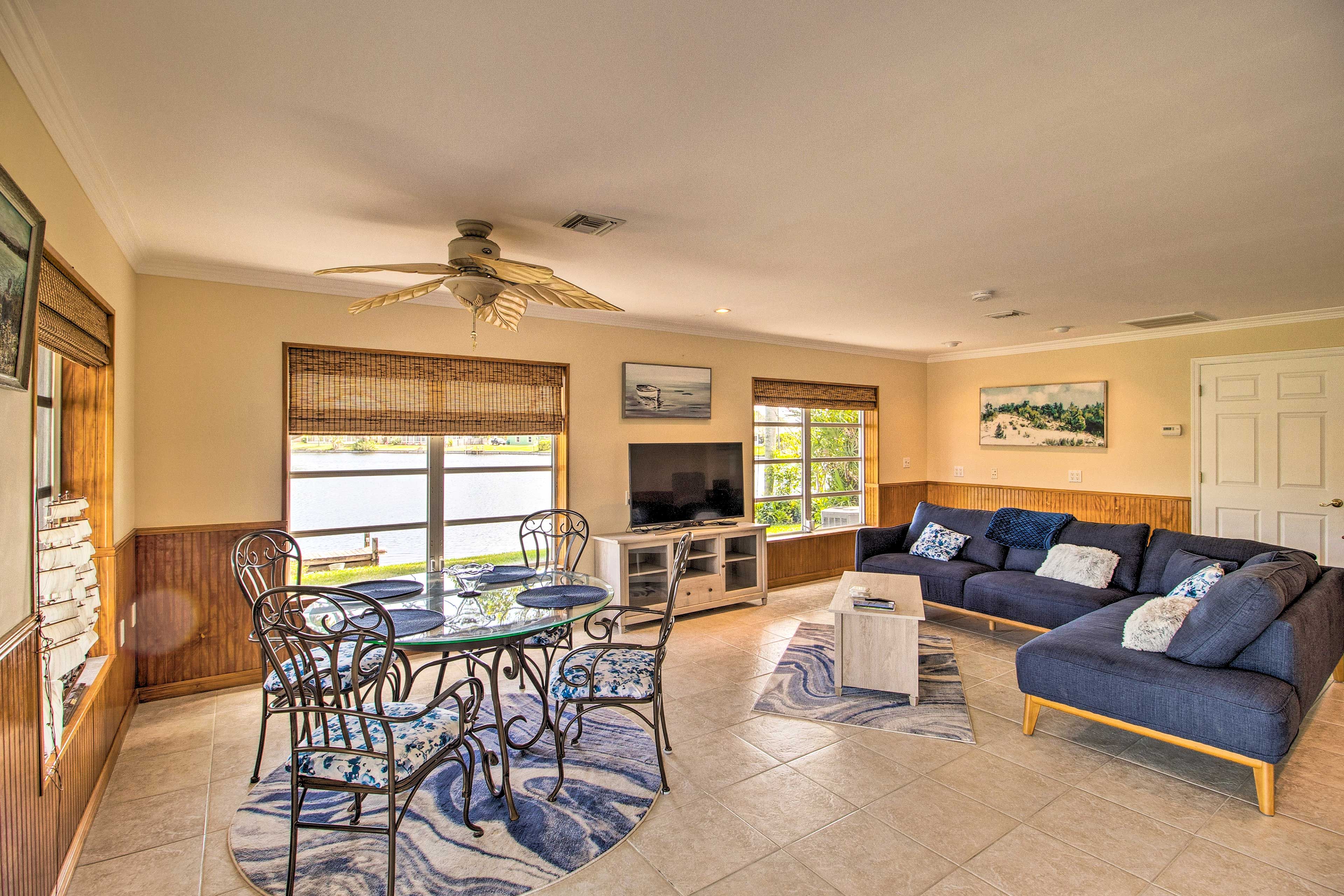 Living Room | Dining Area
