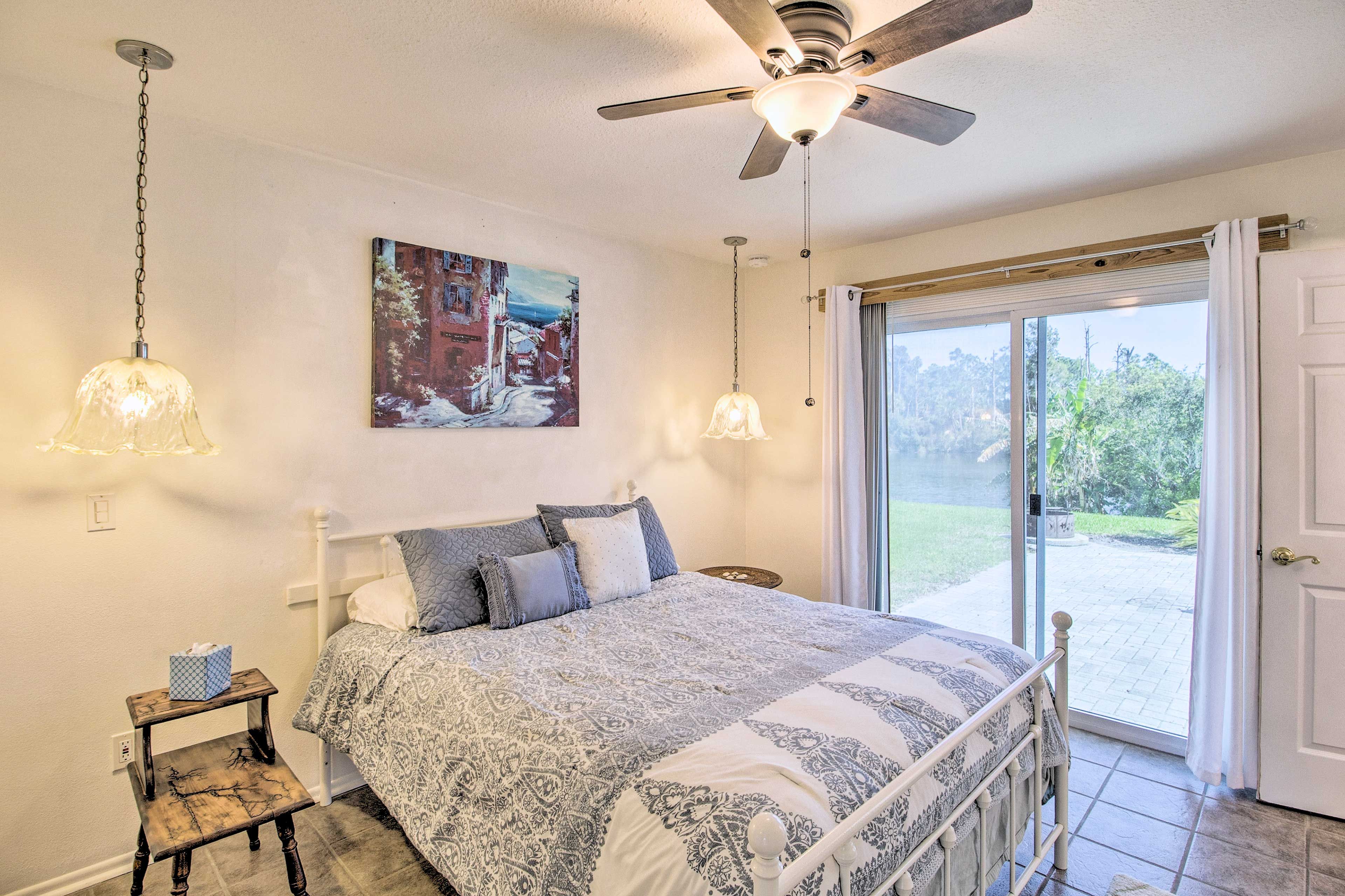 Bedroom 1 | Queen Bed | Linens Provided