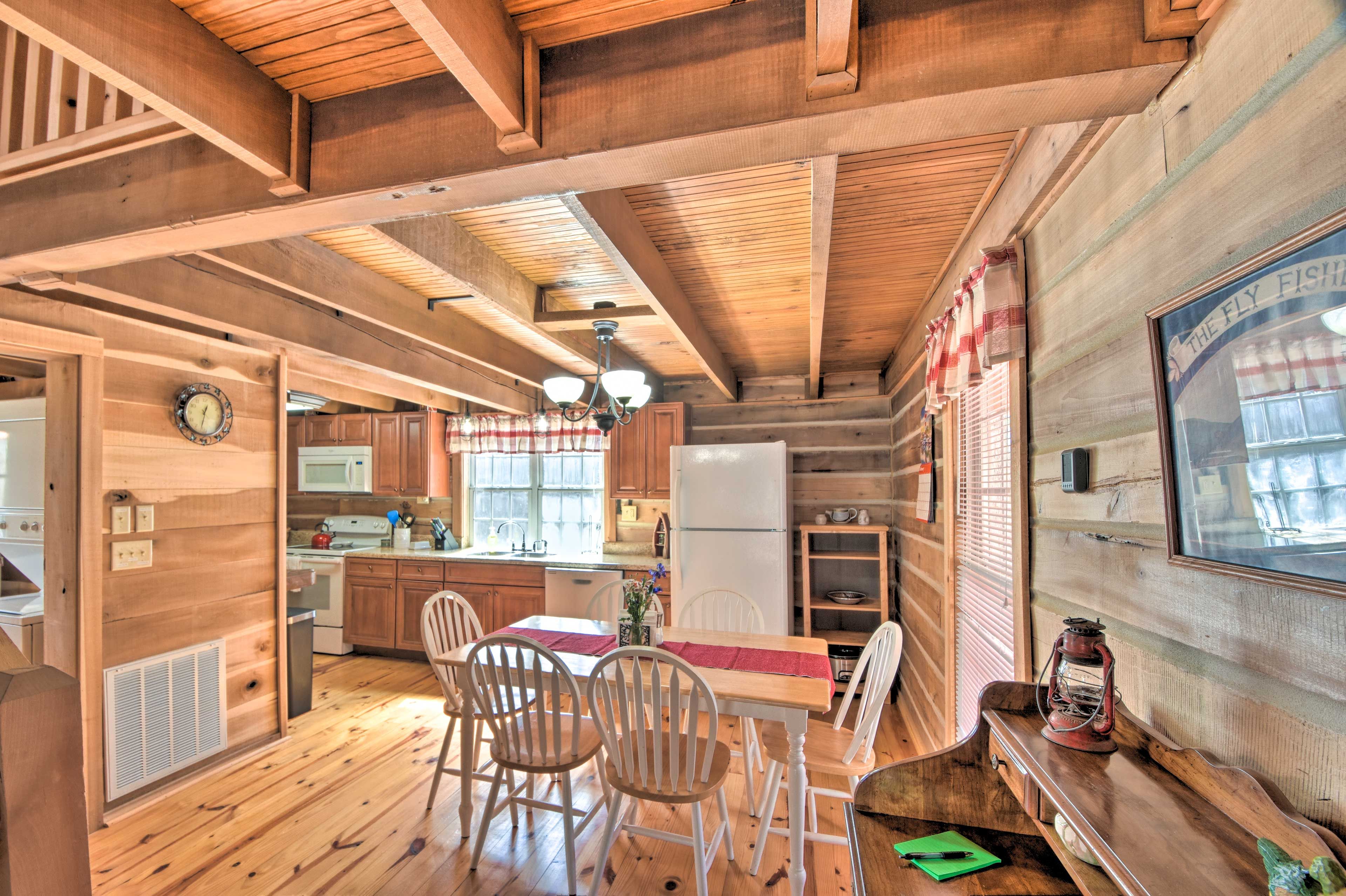 Dining Area | Dishware Provided