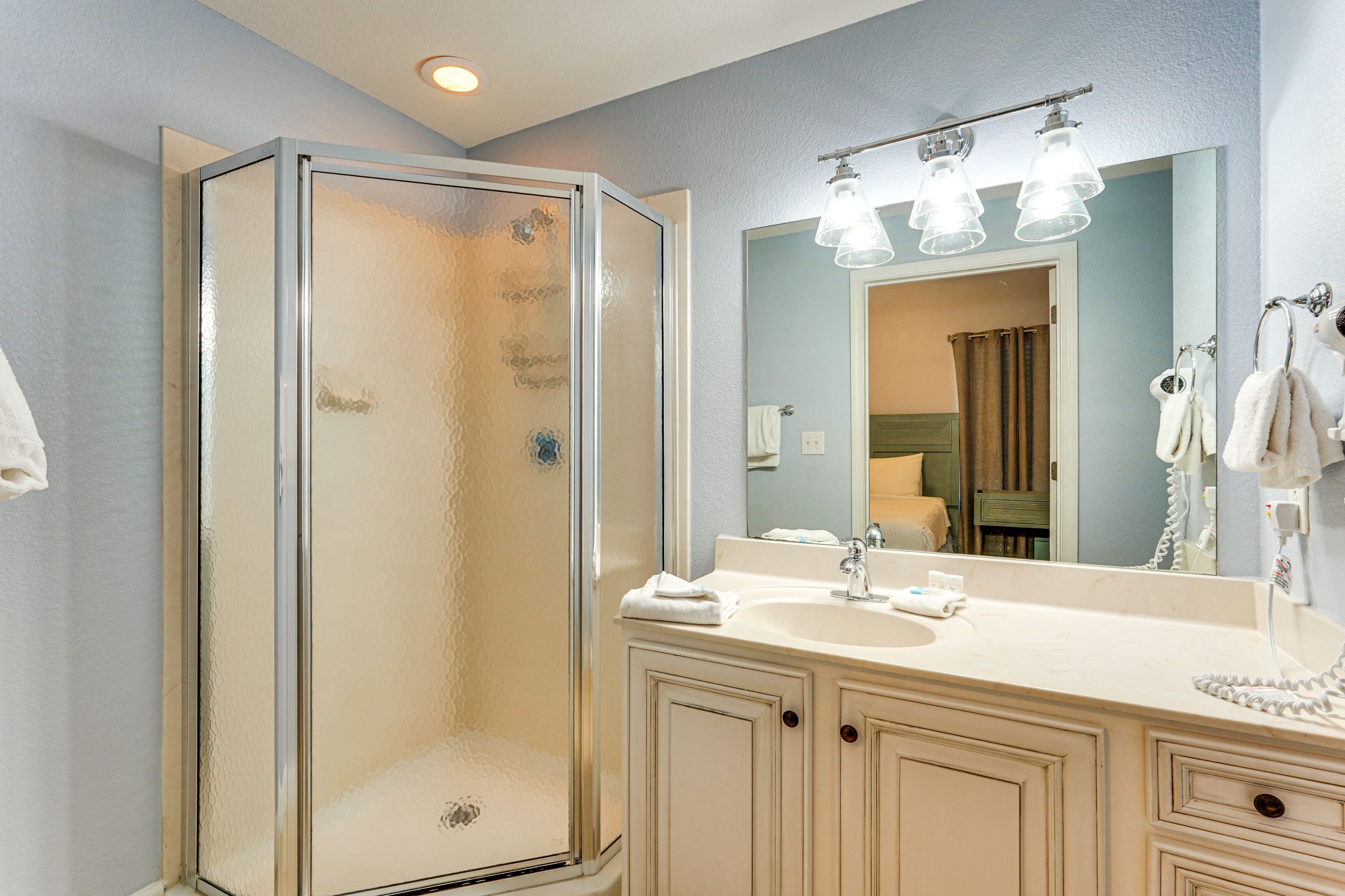 En-Suite Bathroom