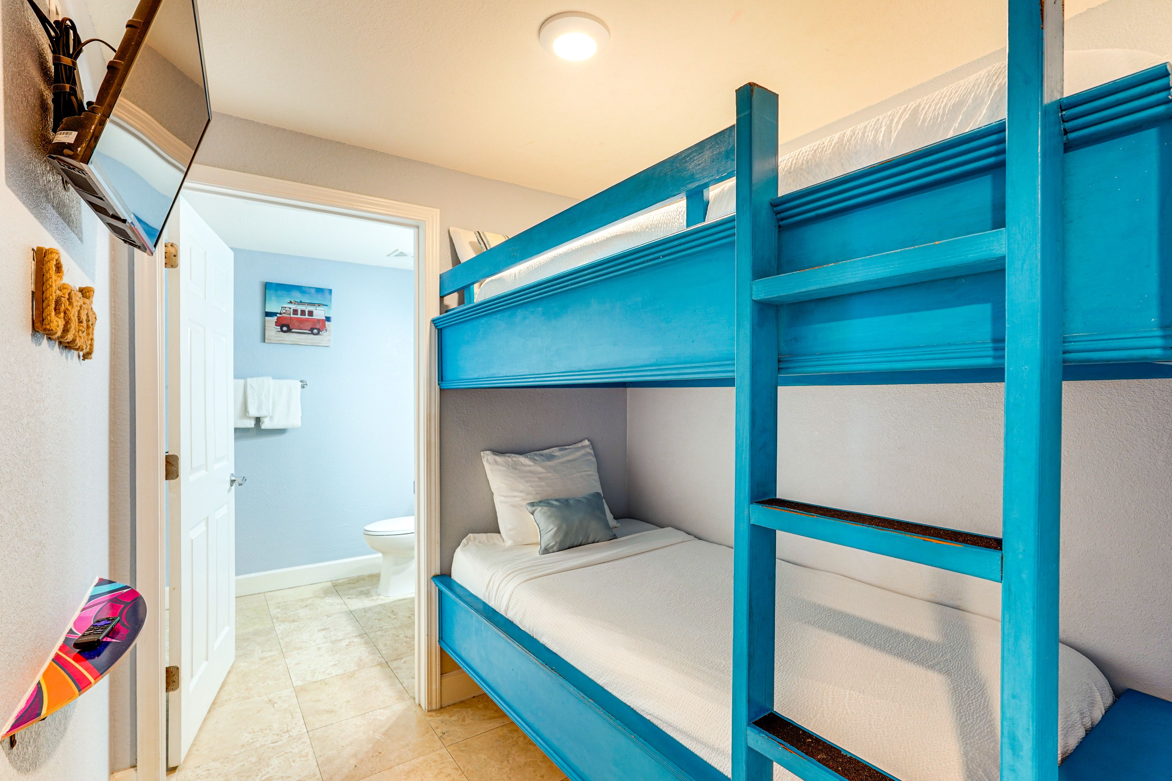 Bedroom 1 | King Bed | Smart TV w/ Cable