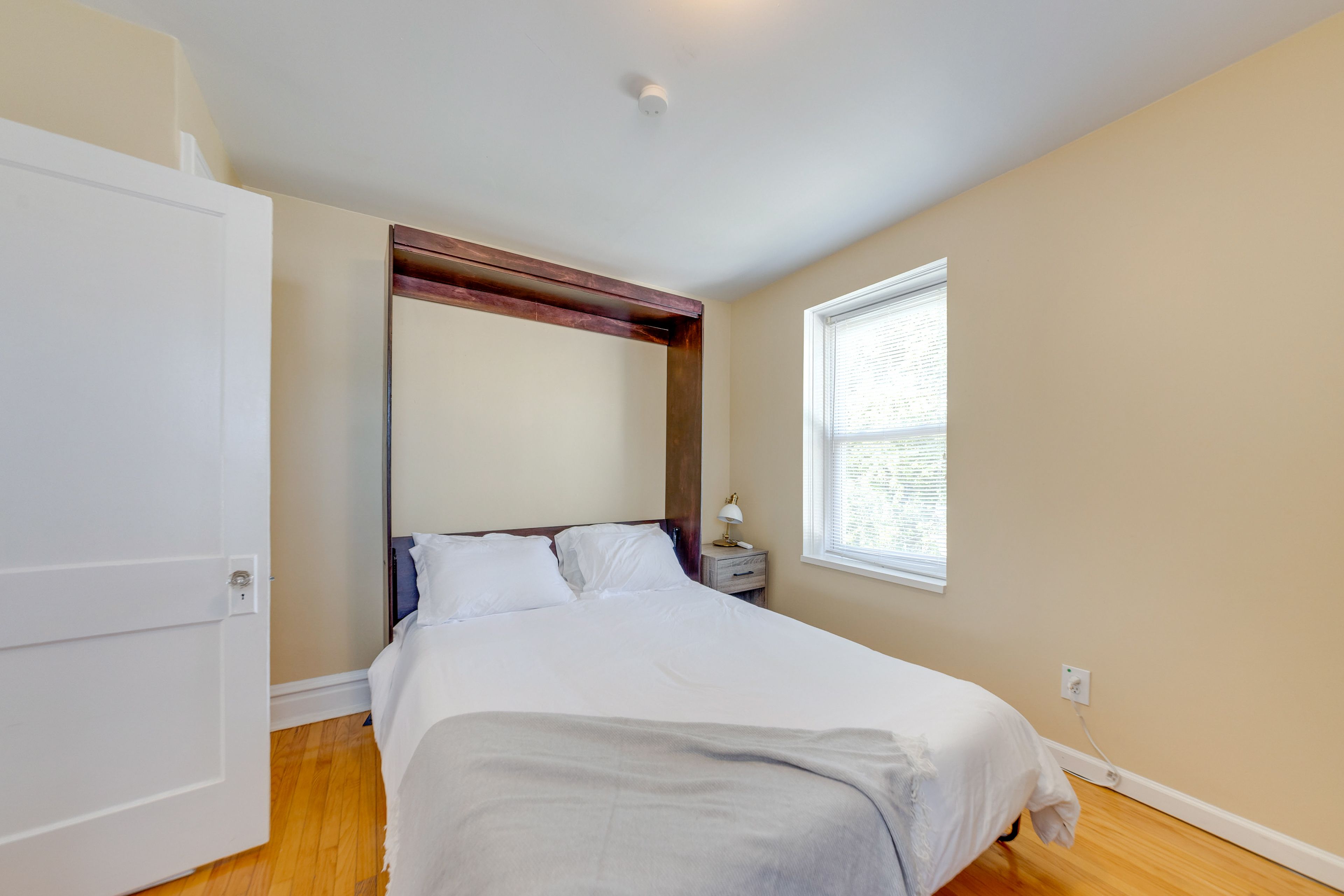 Bedroom | Queen Murphy Bed | Smart TV | Linens Provided