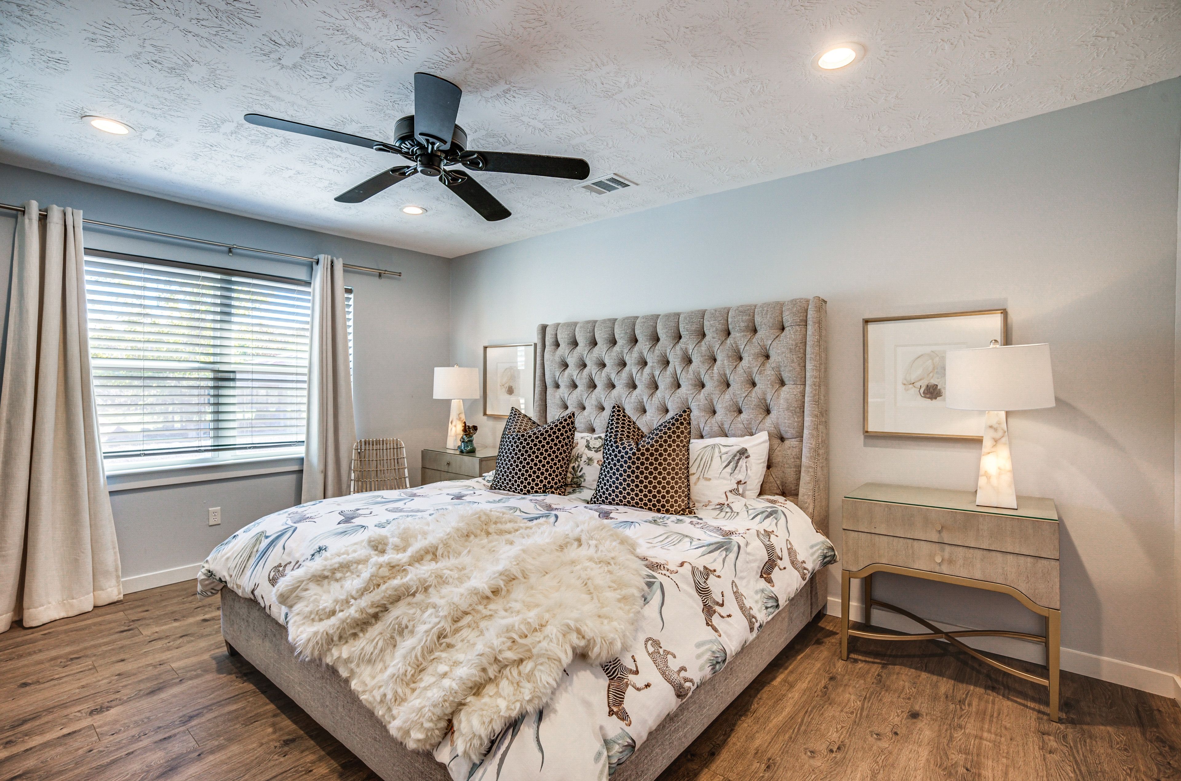 Bedroom 1 | King Bed