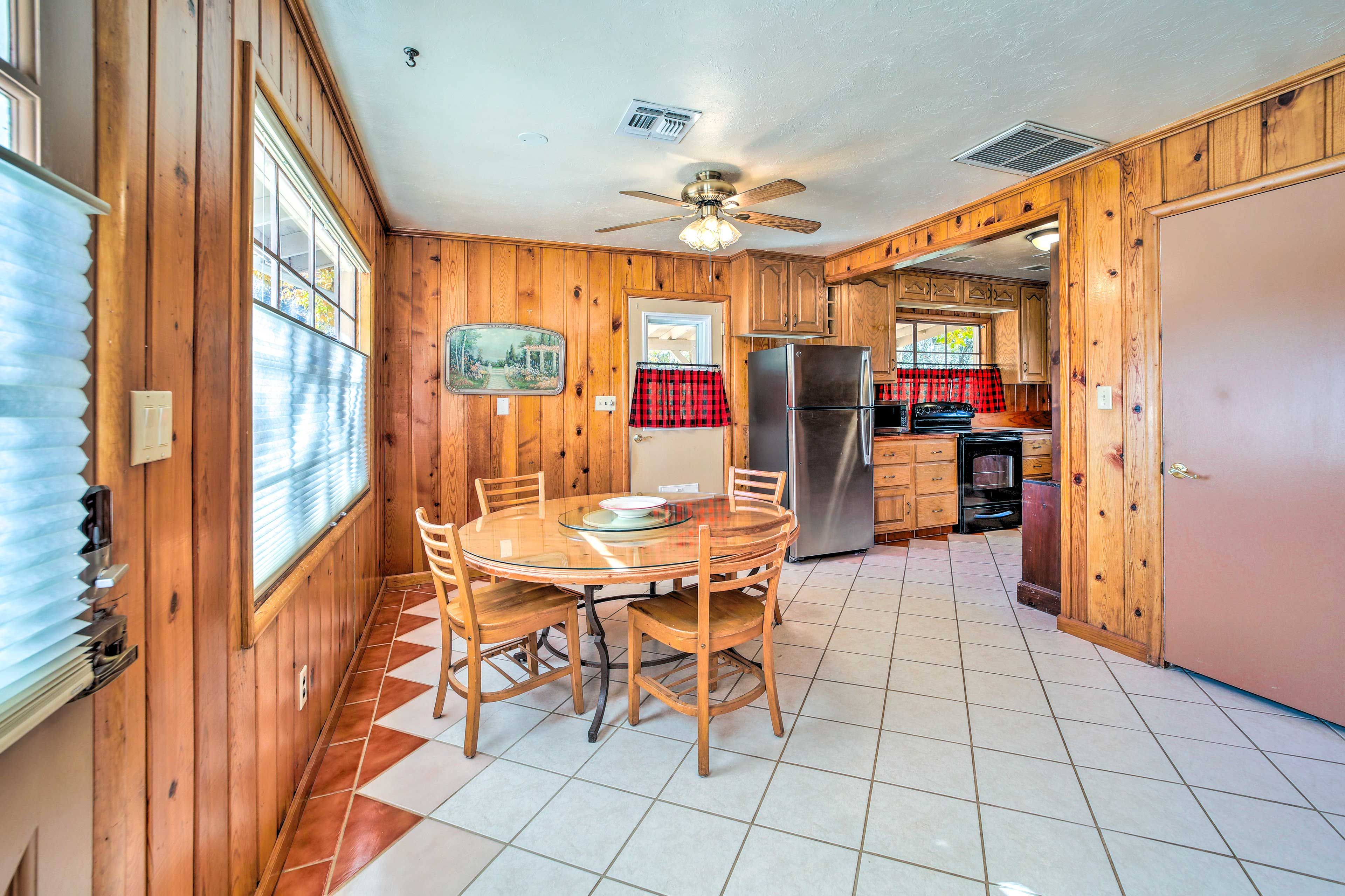 Dining Area | Dishware & Flatware